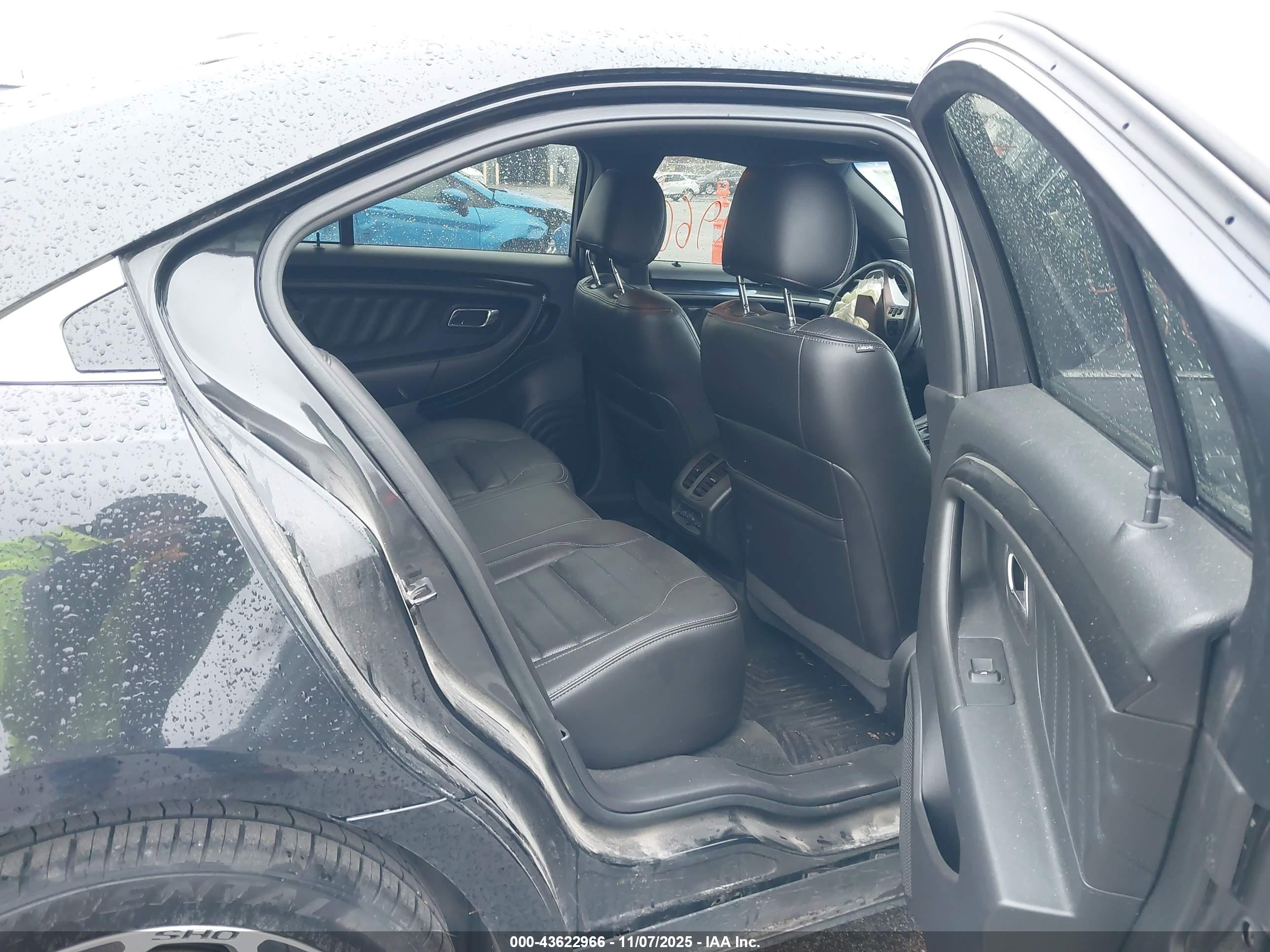 FORD TAURUS image 8