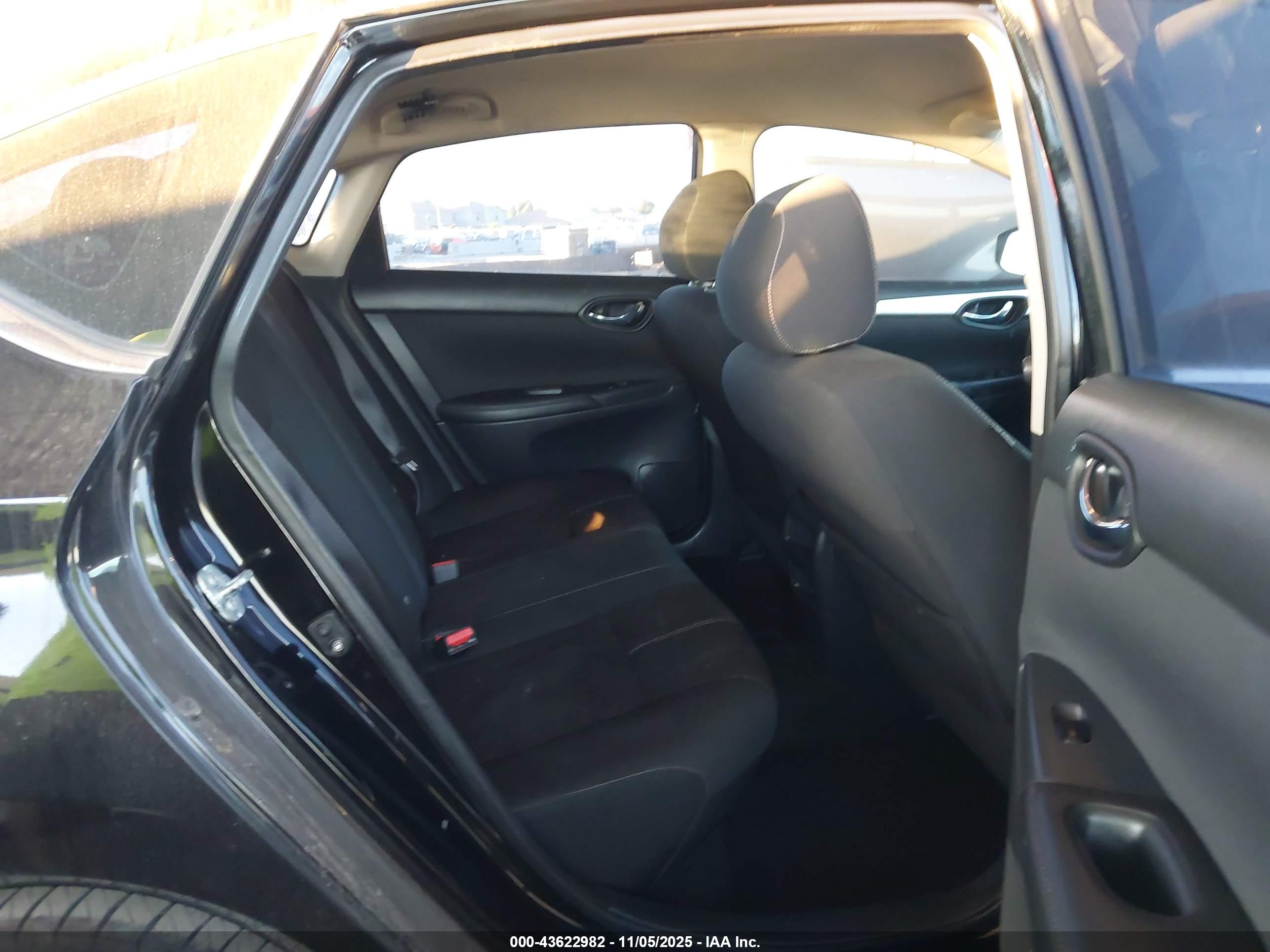 NISSAN SENTRA image 8