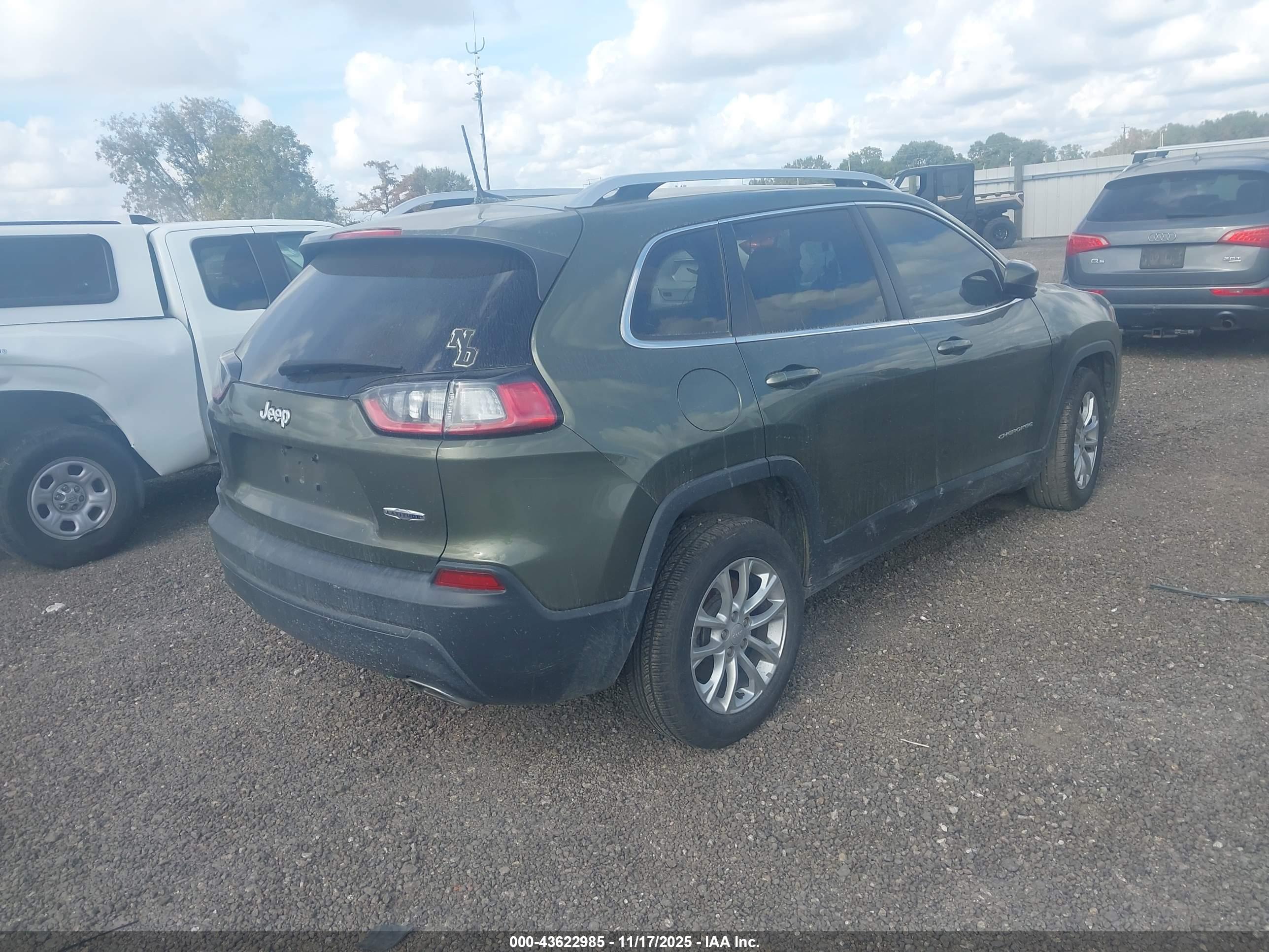 JEEP CHEROKEE image 4