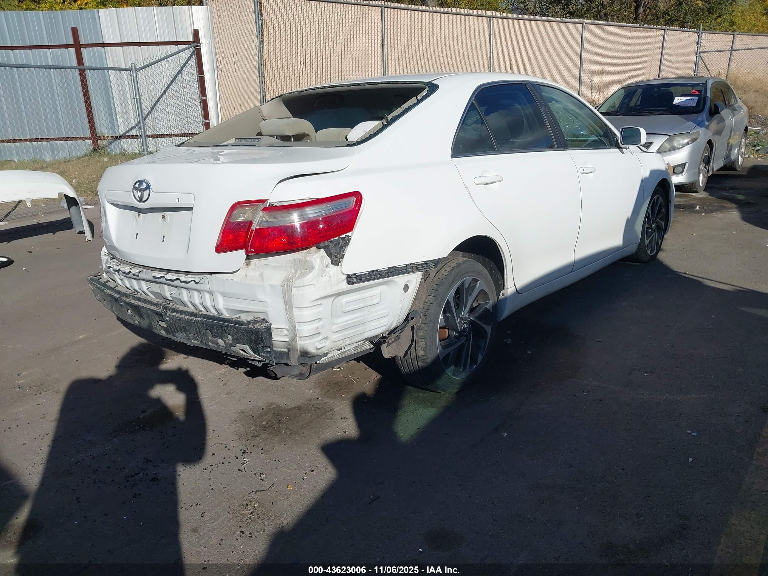 TOYOTA CAMRY image 4