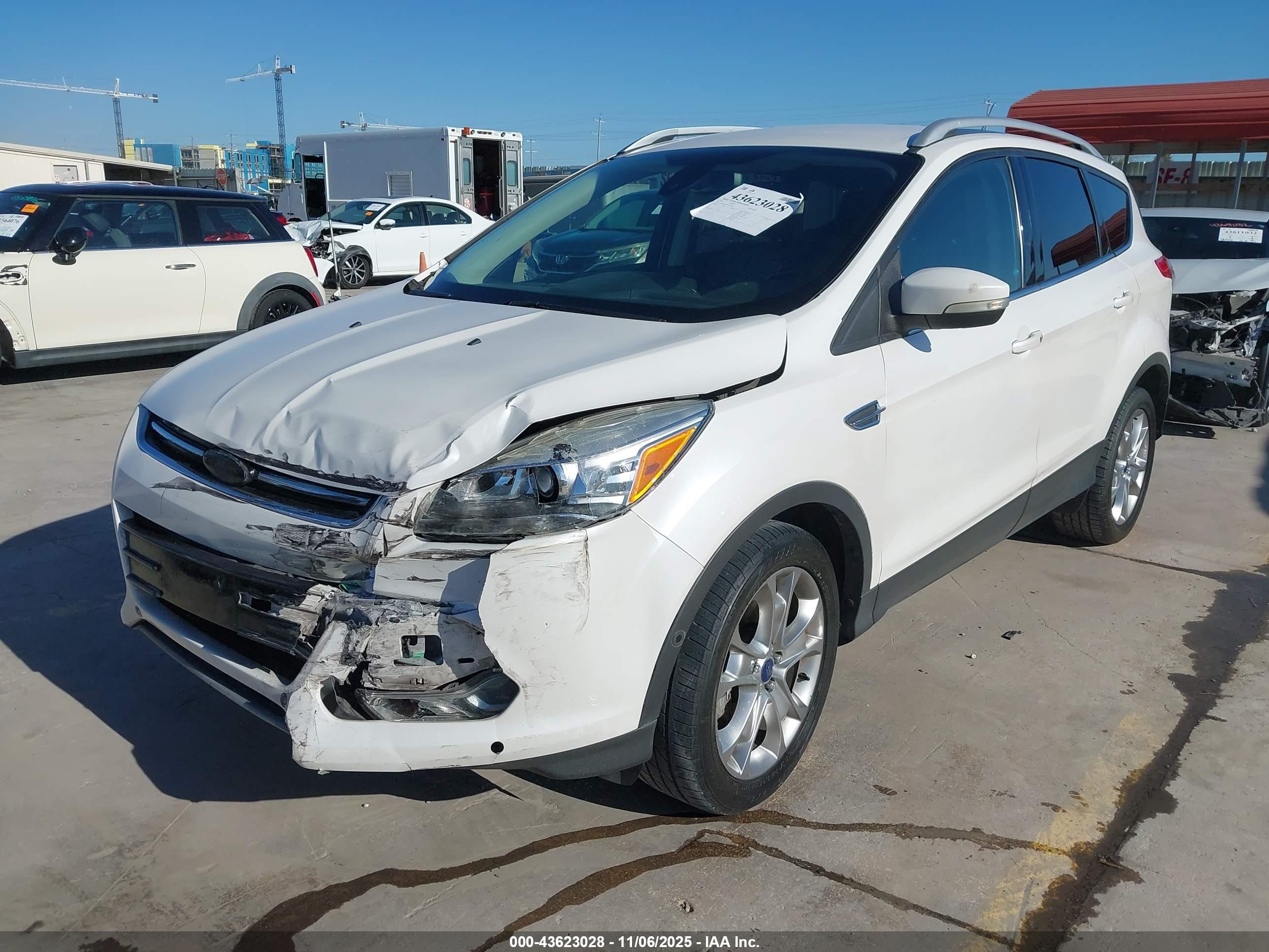FORD ESCAPE image 2