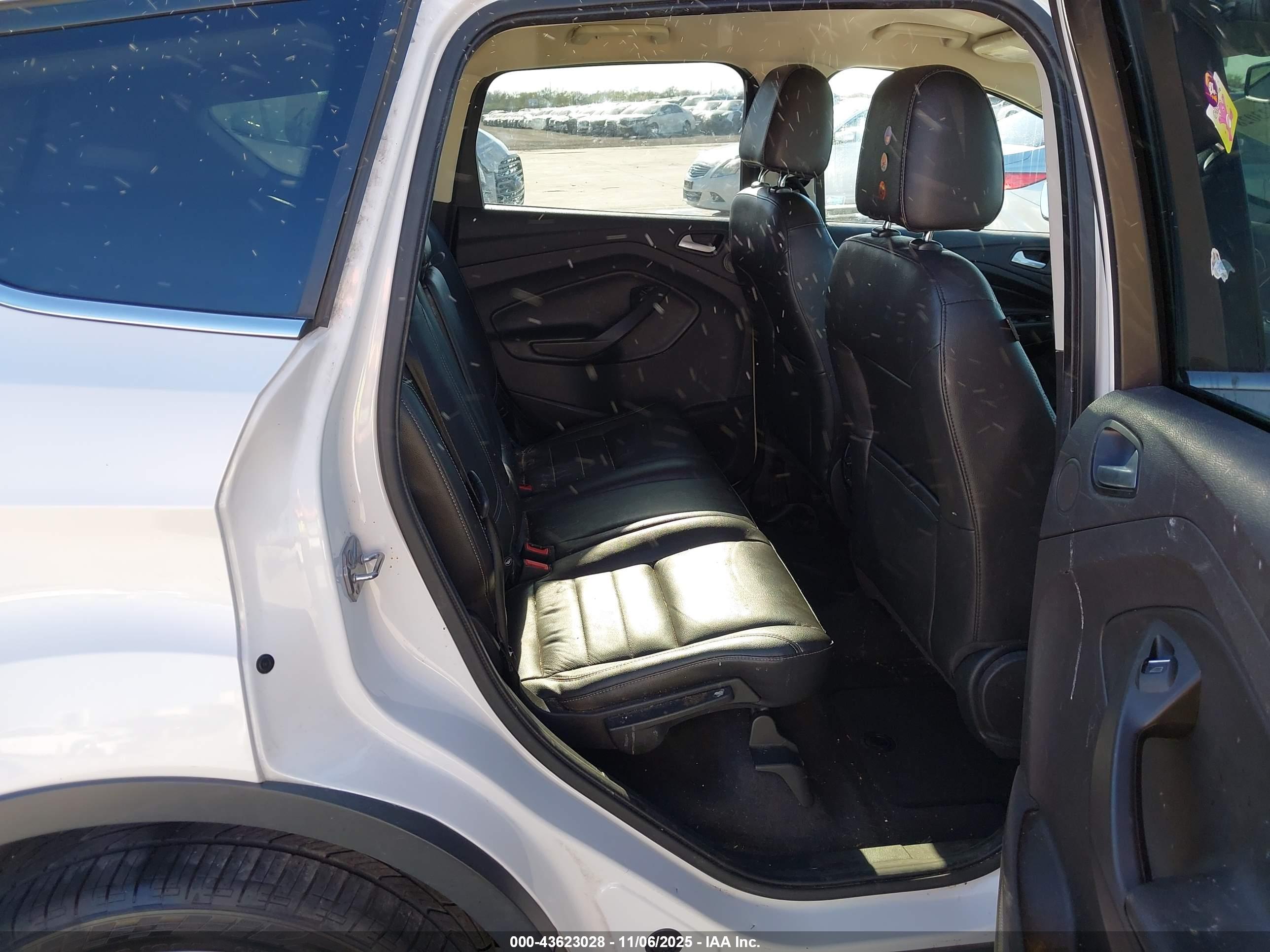 FORD ESCAPE image 8