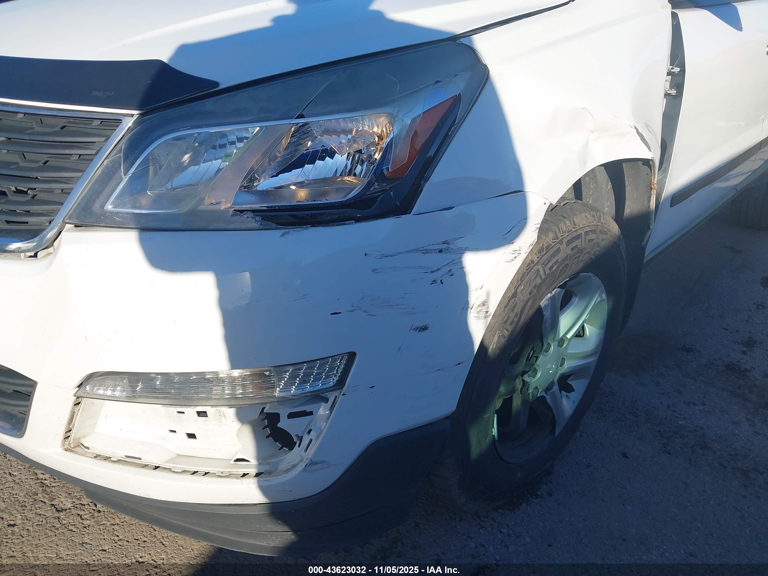 CHEVROLET TRAVERSE image 6