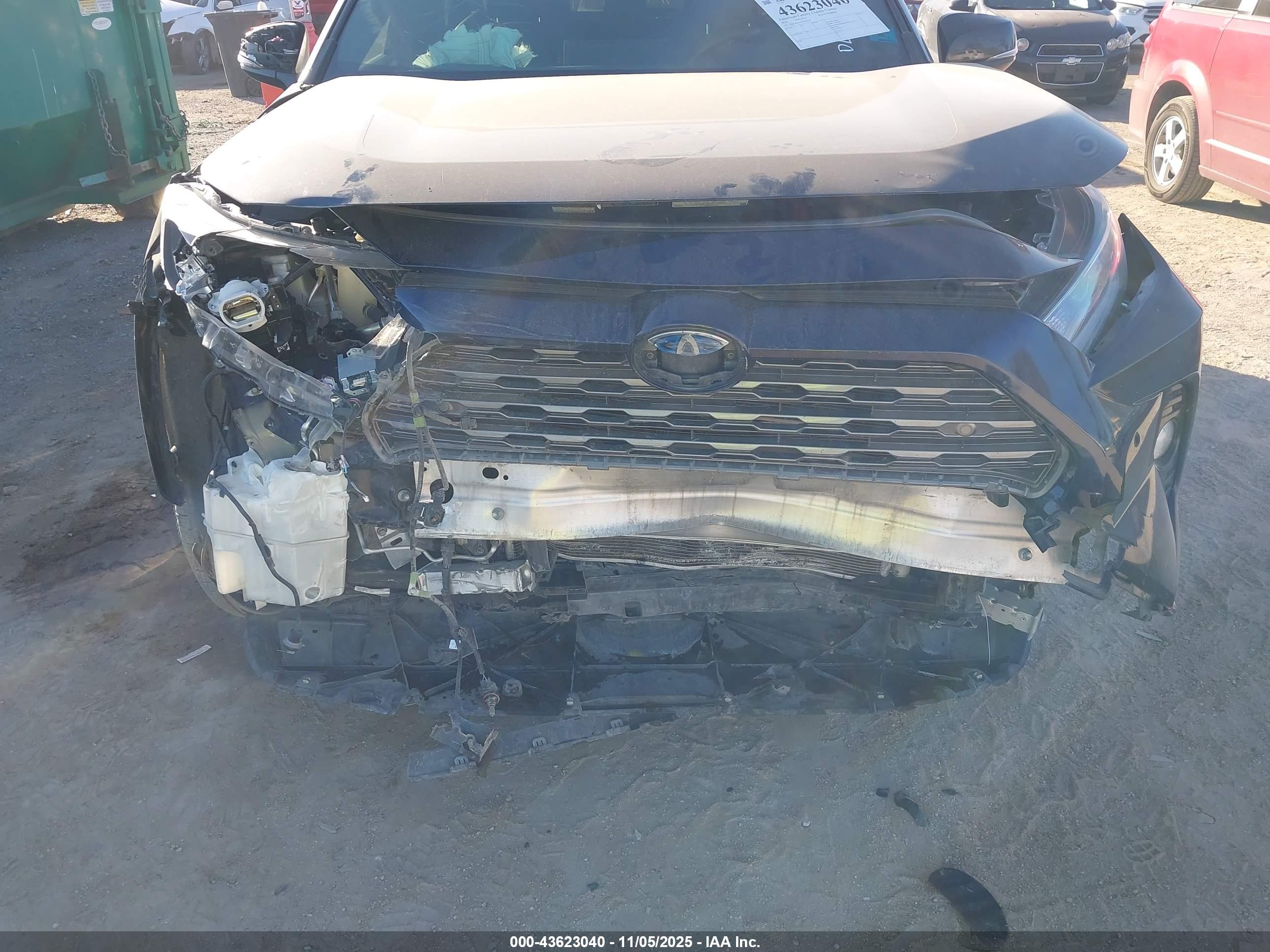TOYOTA RAV4 image 6