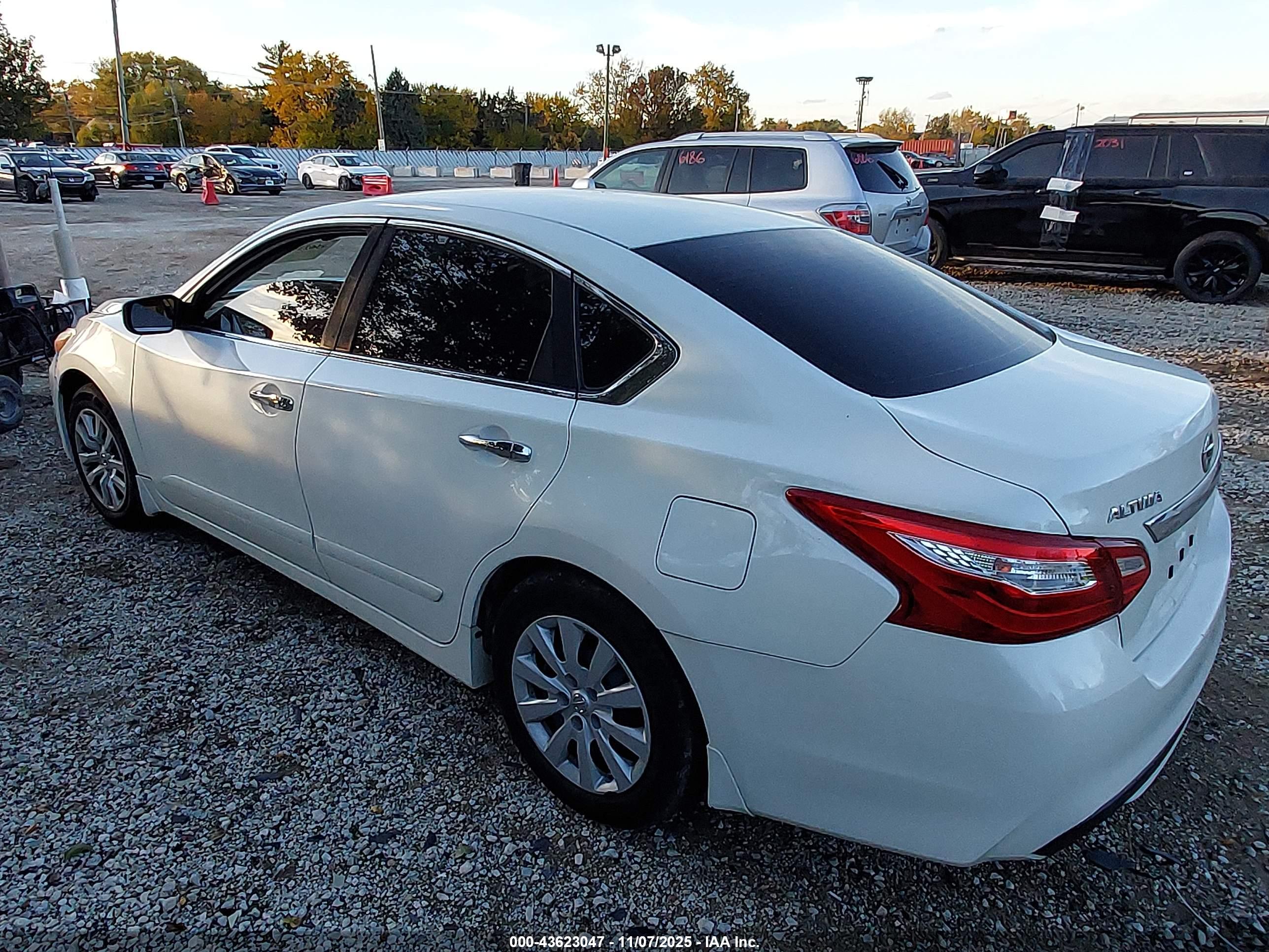 NISSAN ALTIMA image 3