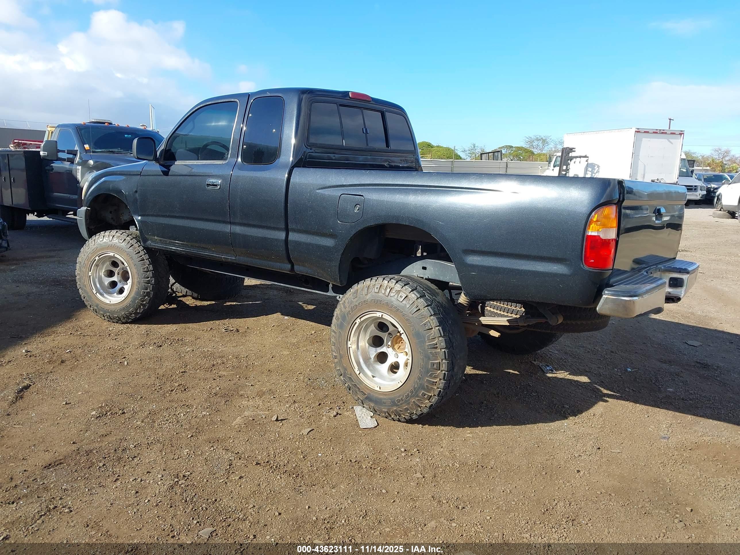 TOYOTA TACOMA image 3