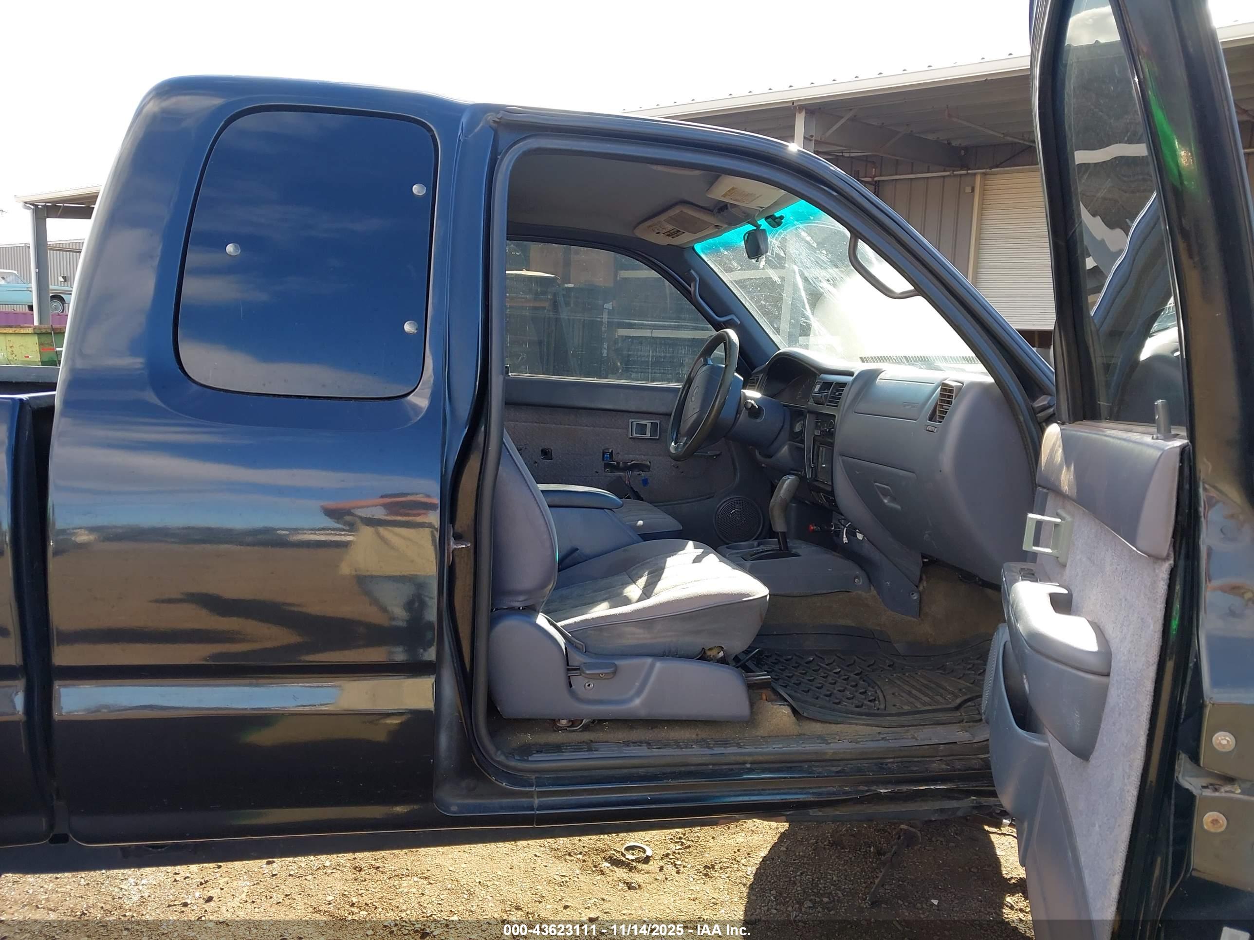 TOYOTA TACOMA image 5