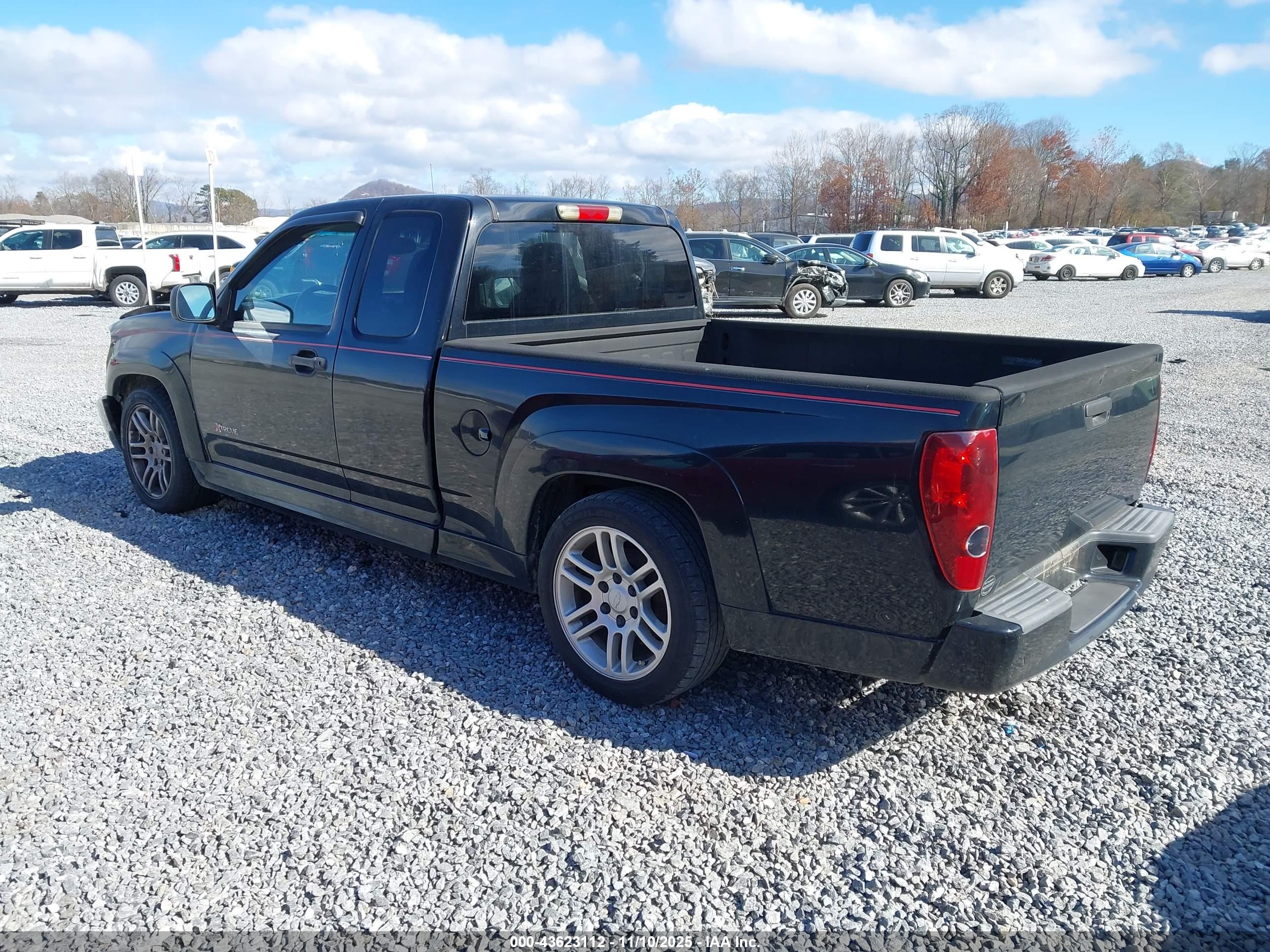 CHEVROLET COLORADO image 3