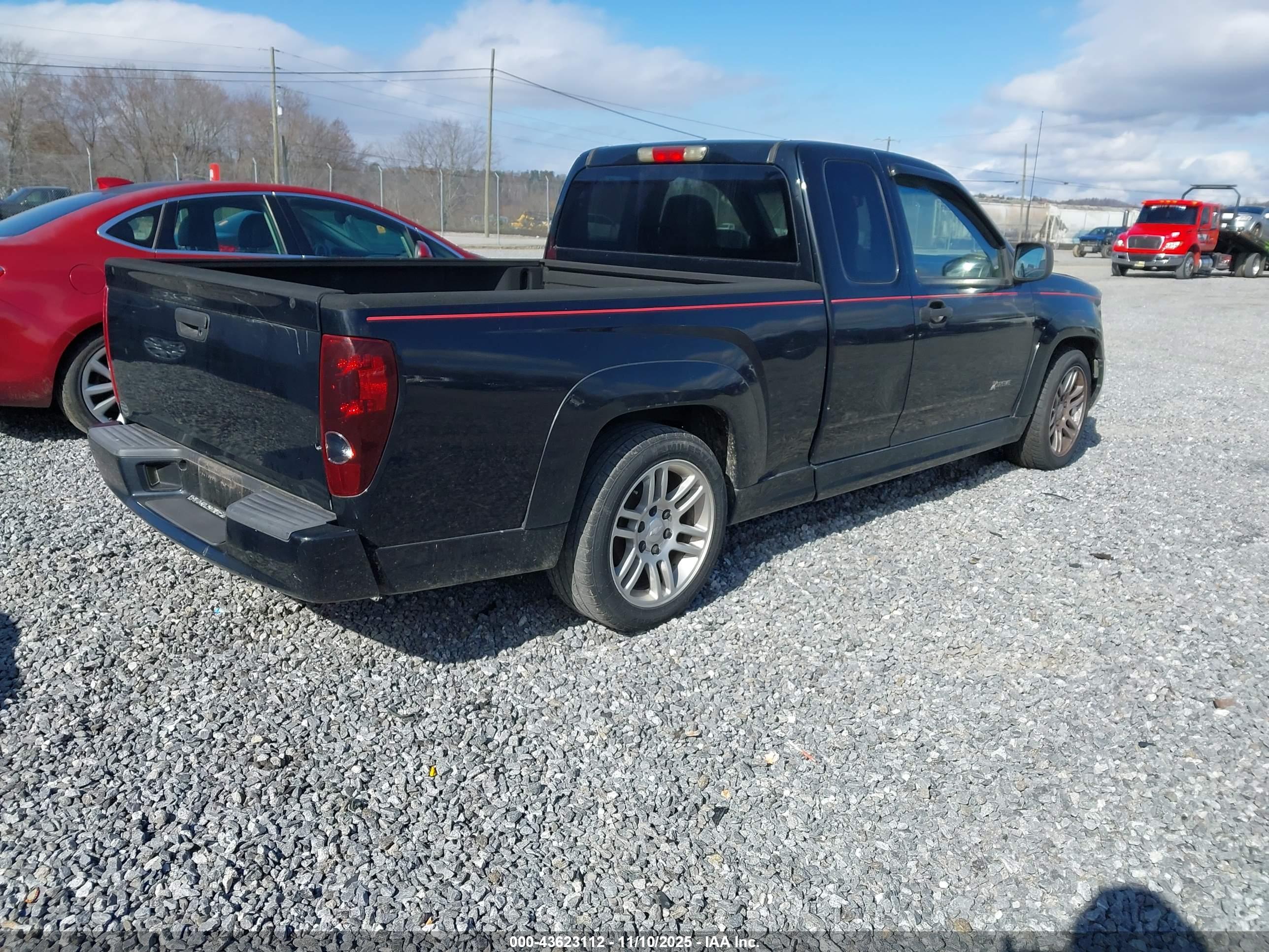 CHEVROLET COLORADO image 4