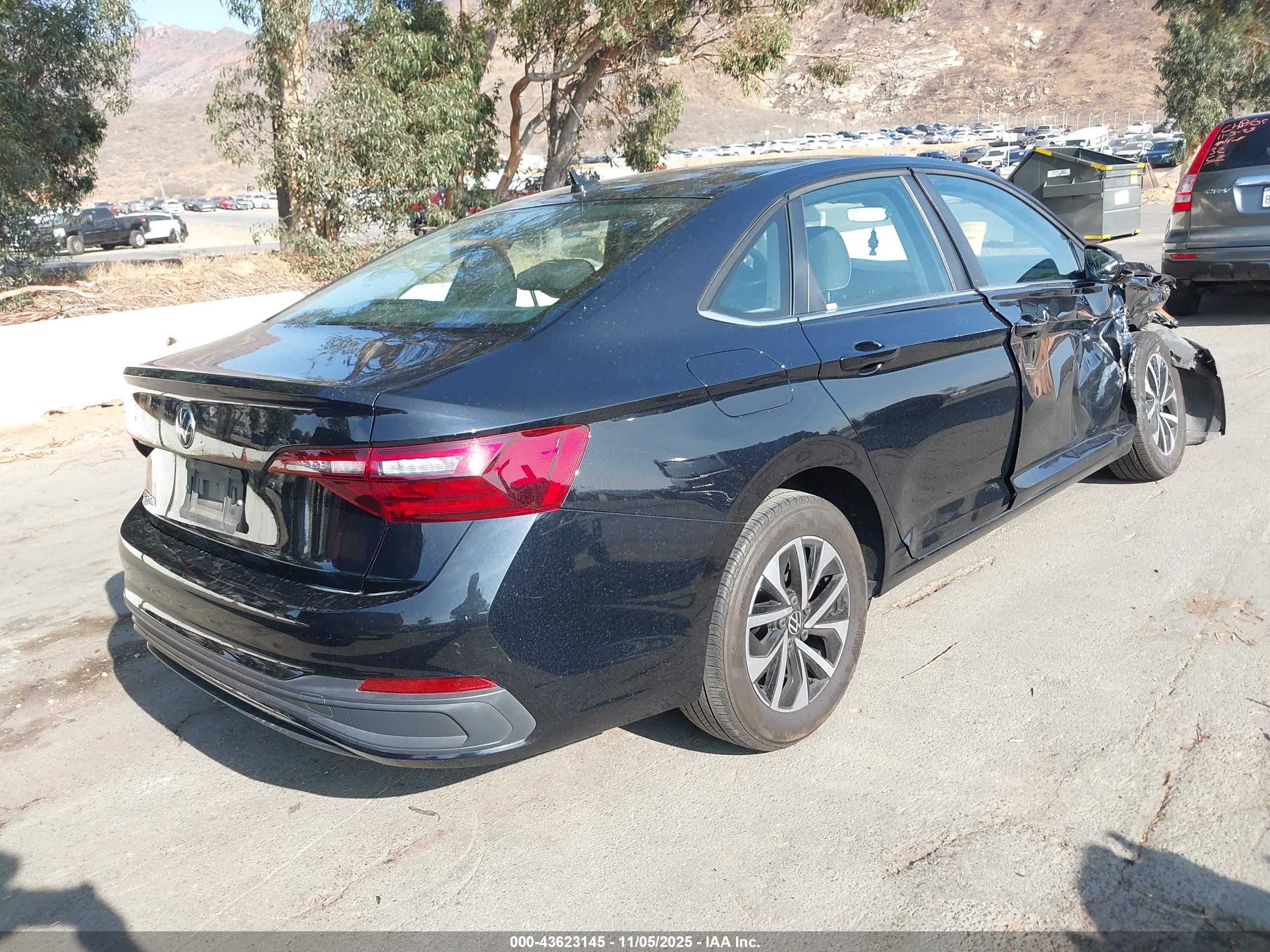 VOLKSWAGEN JETTA image 4