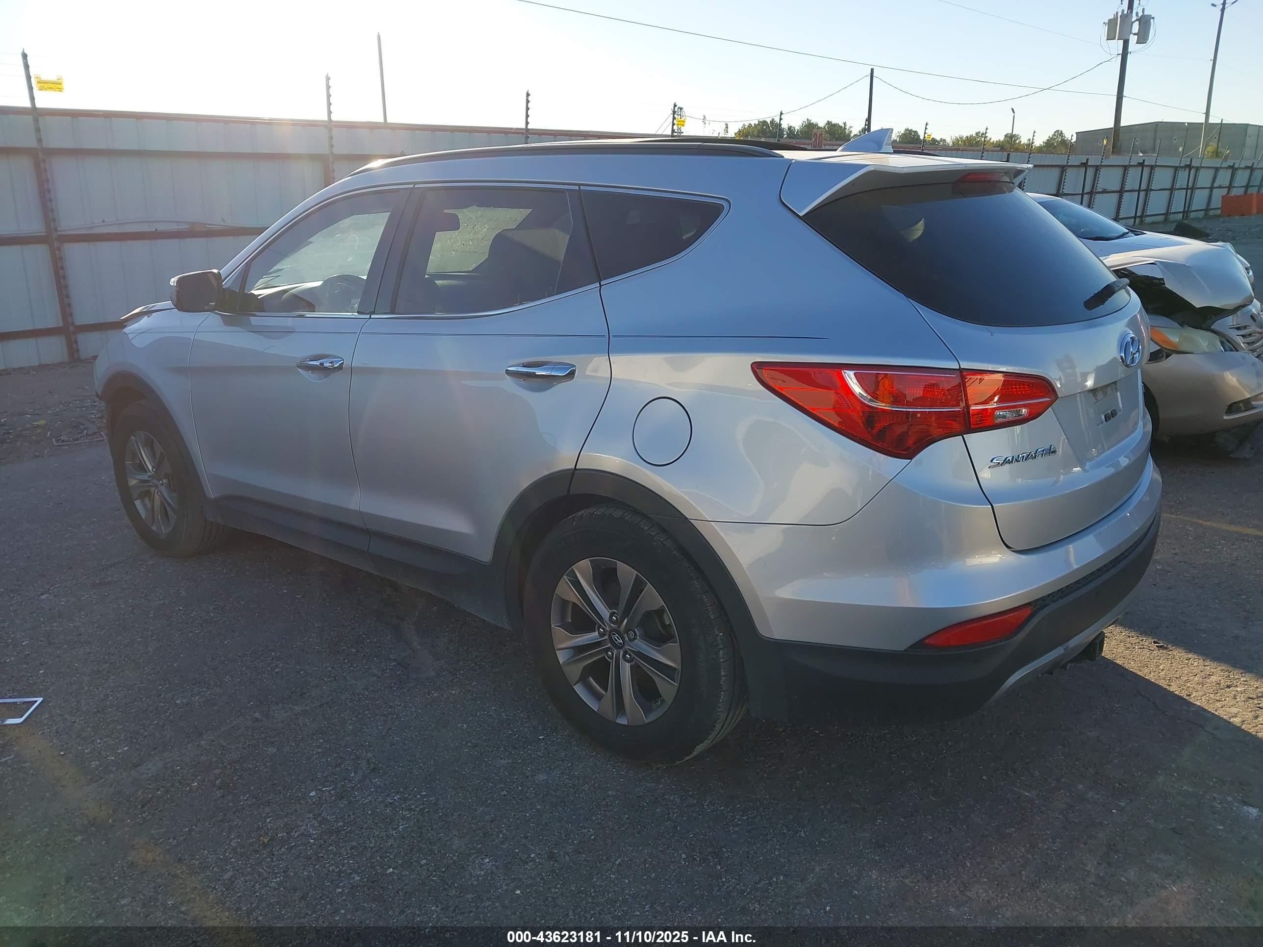 HYUNDAI SANTA image 3