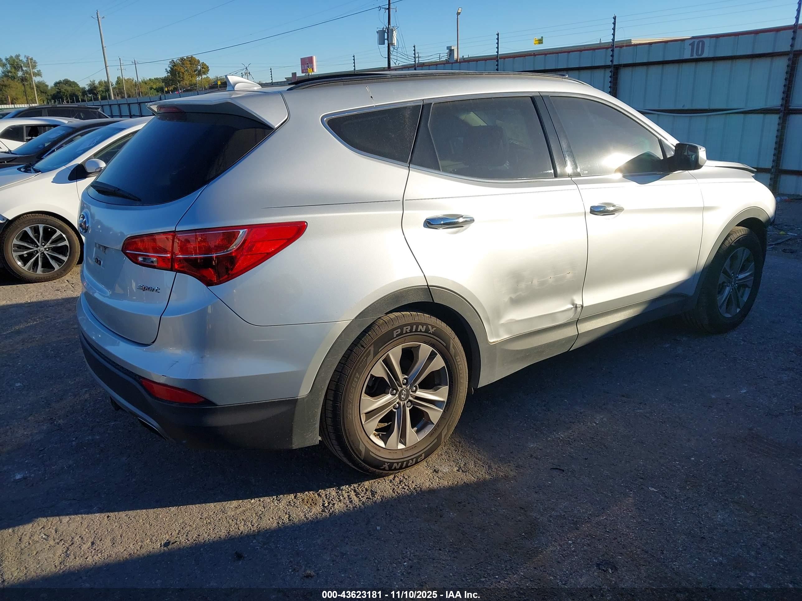 HYUNDAI SANTA image 4