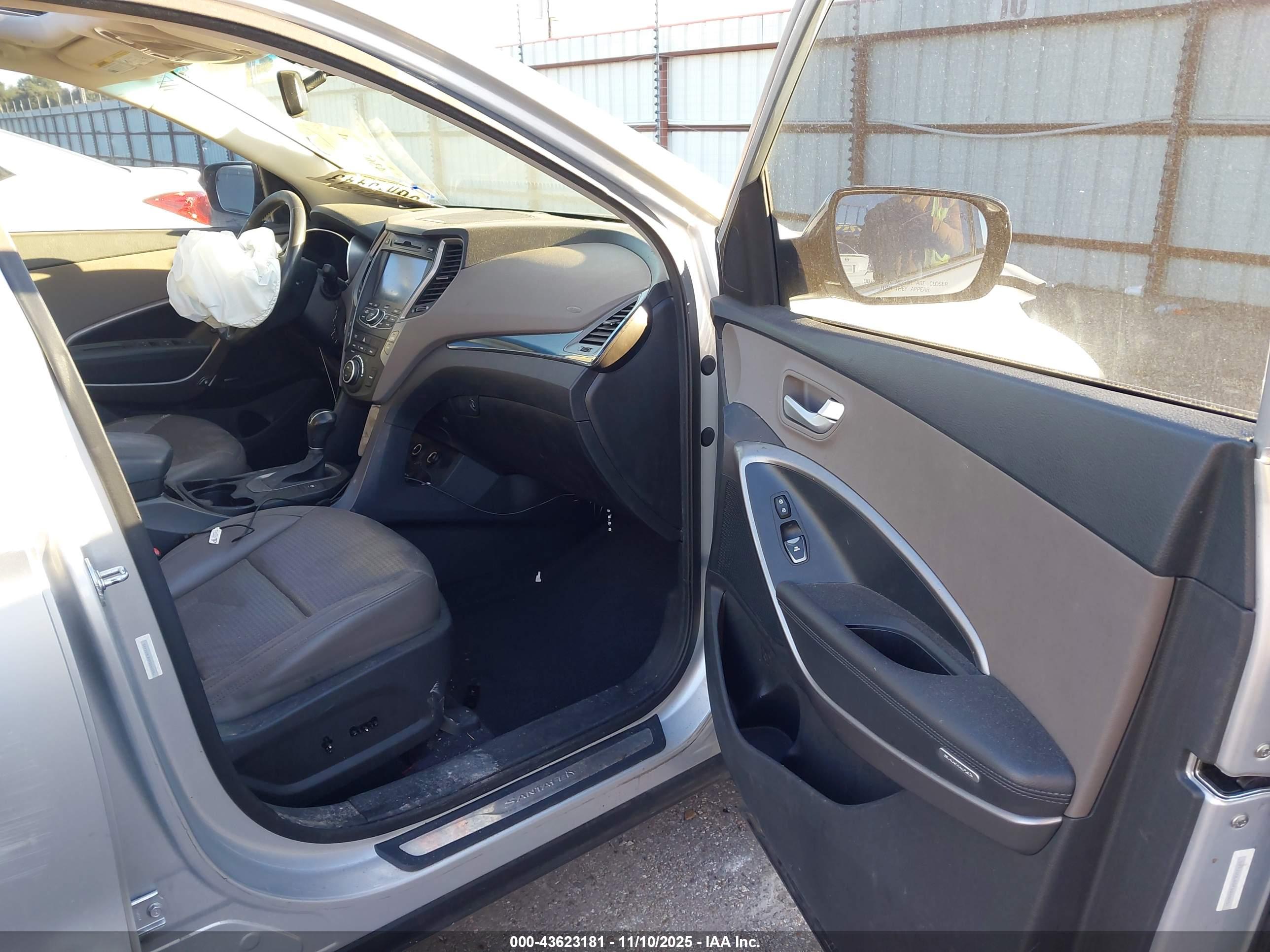 HYUNDAI SANTA image 5