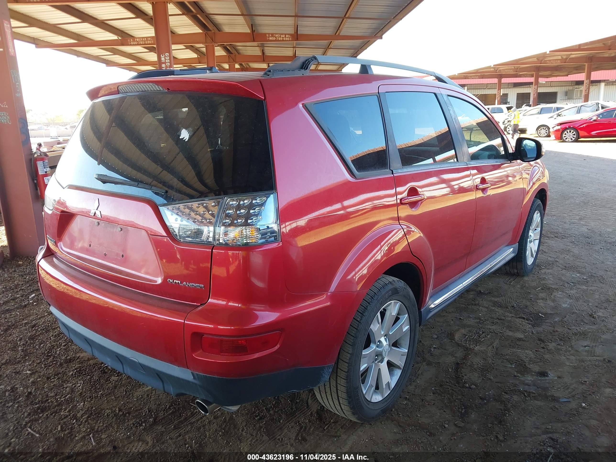MITSUBISHI OUTLANDER image 4