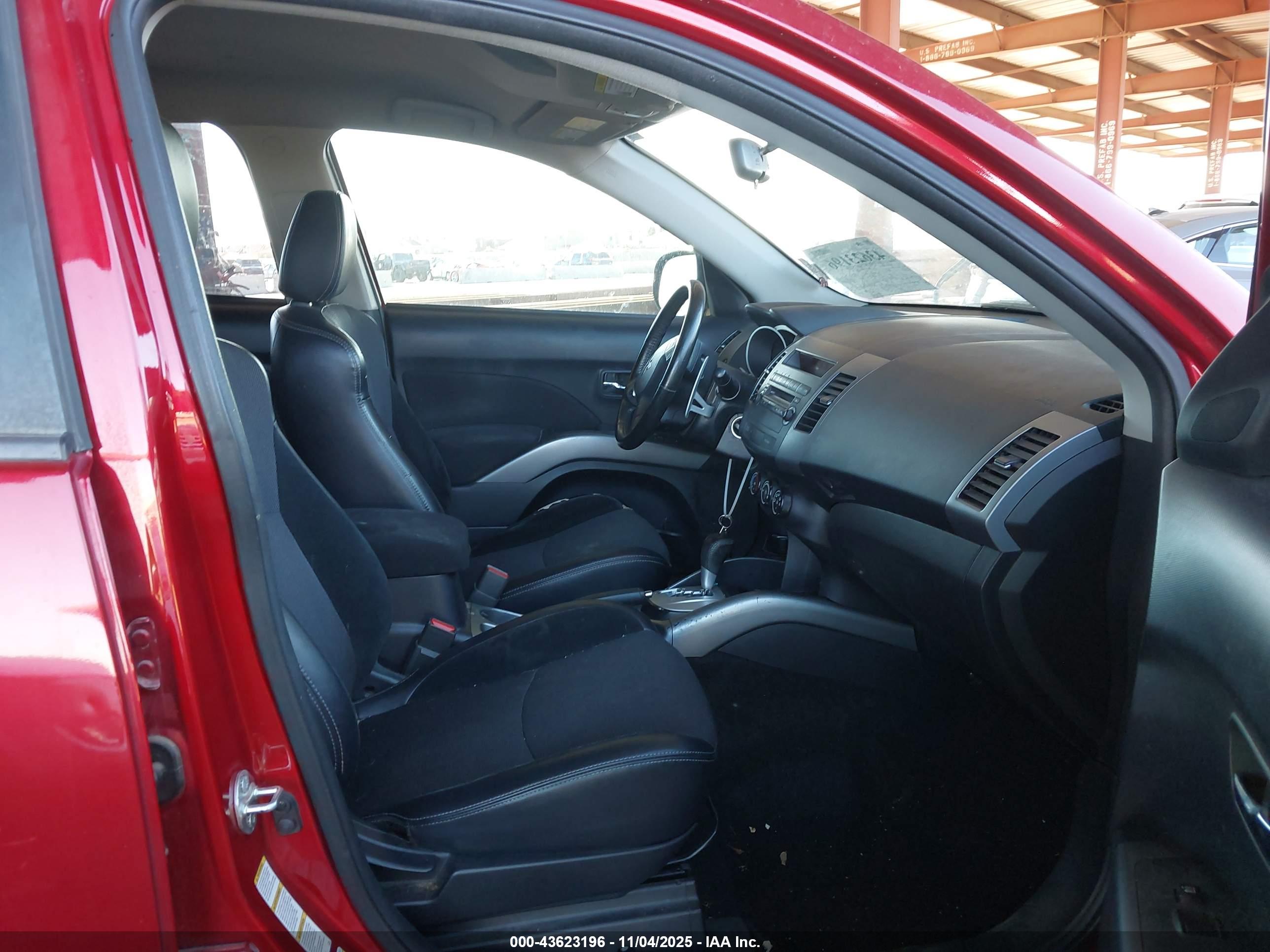 MITSUBISHI OUTLANDER image 5