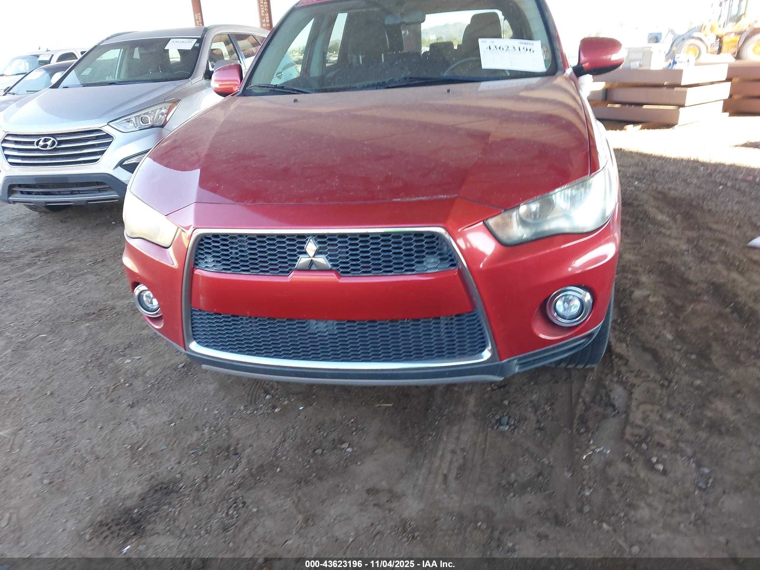 MITSUBISHI OUTLANDER image 6