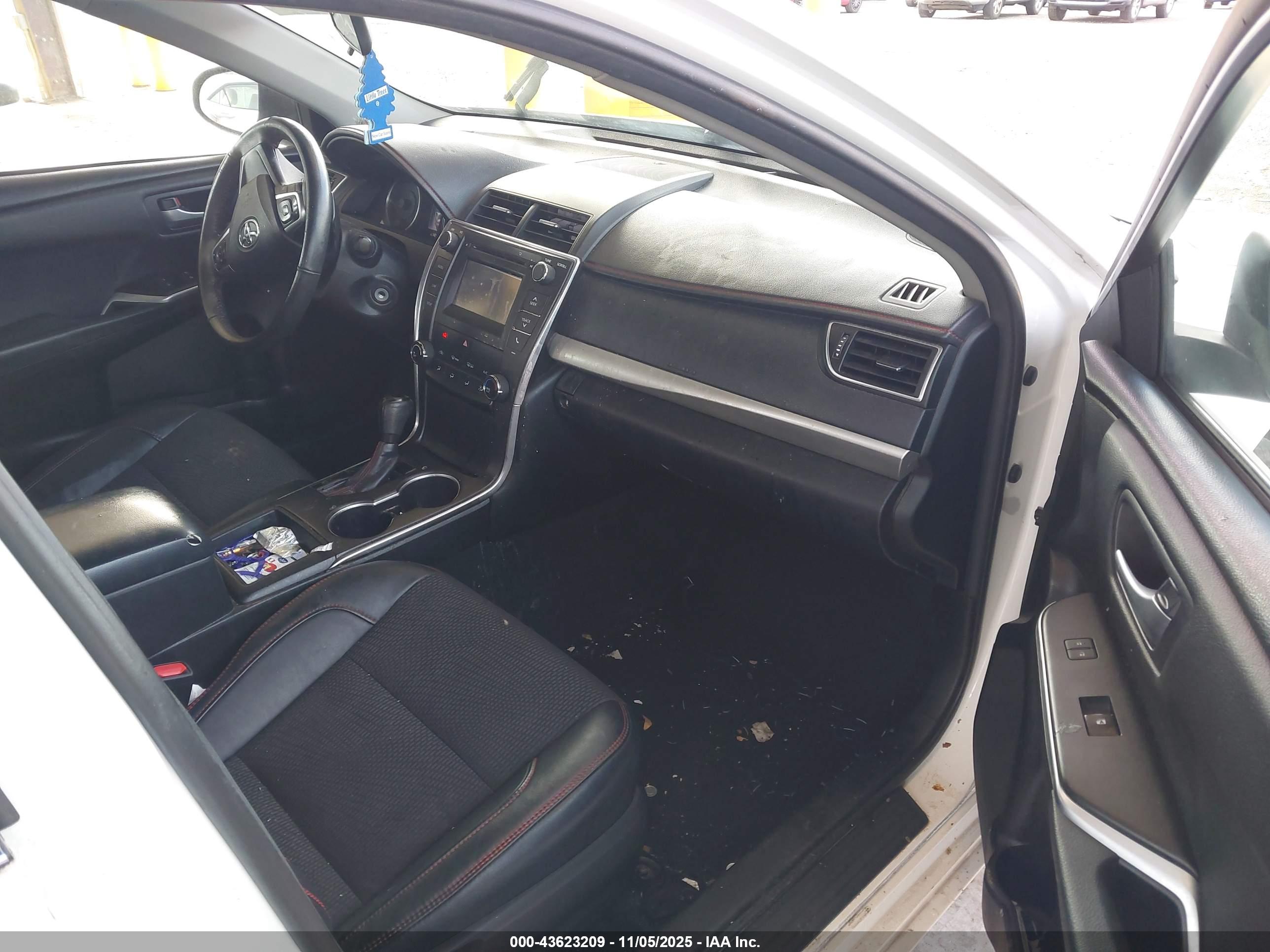 TOYOTA CAMRY image 5