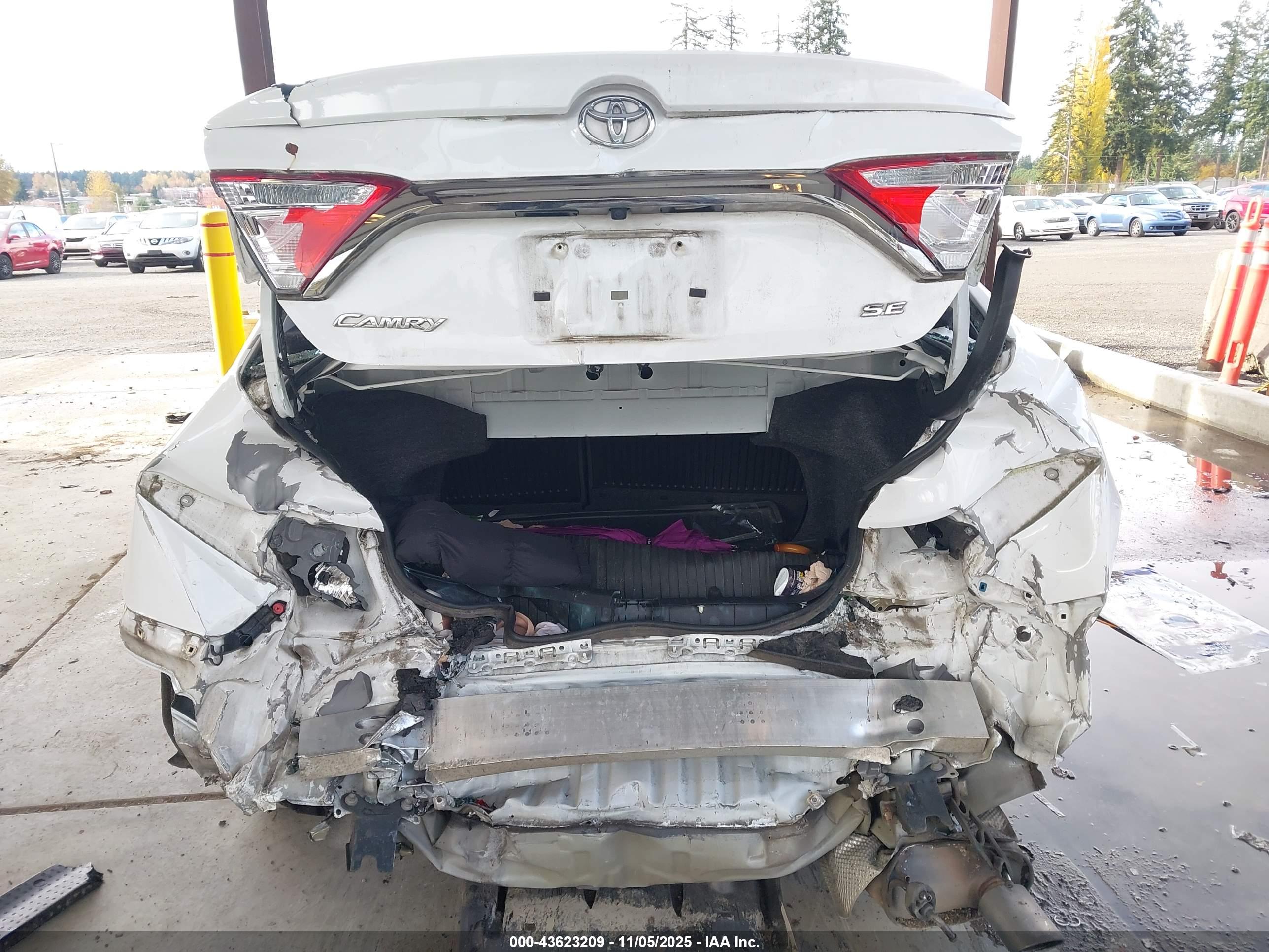 TOYOTA CAMRY image 6