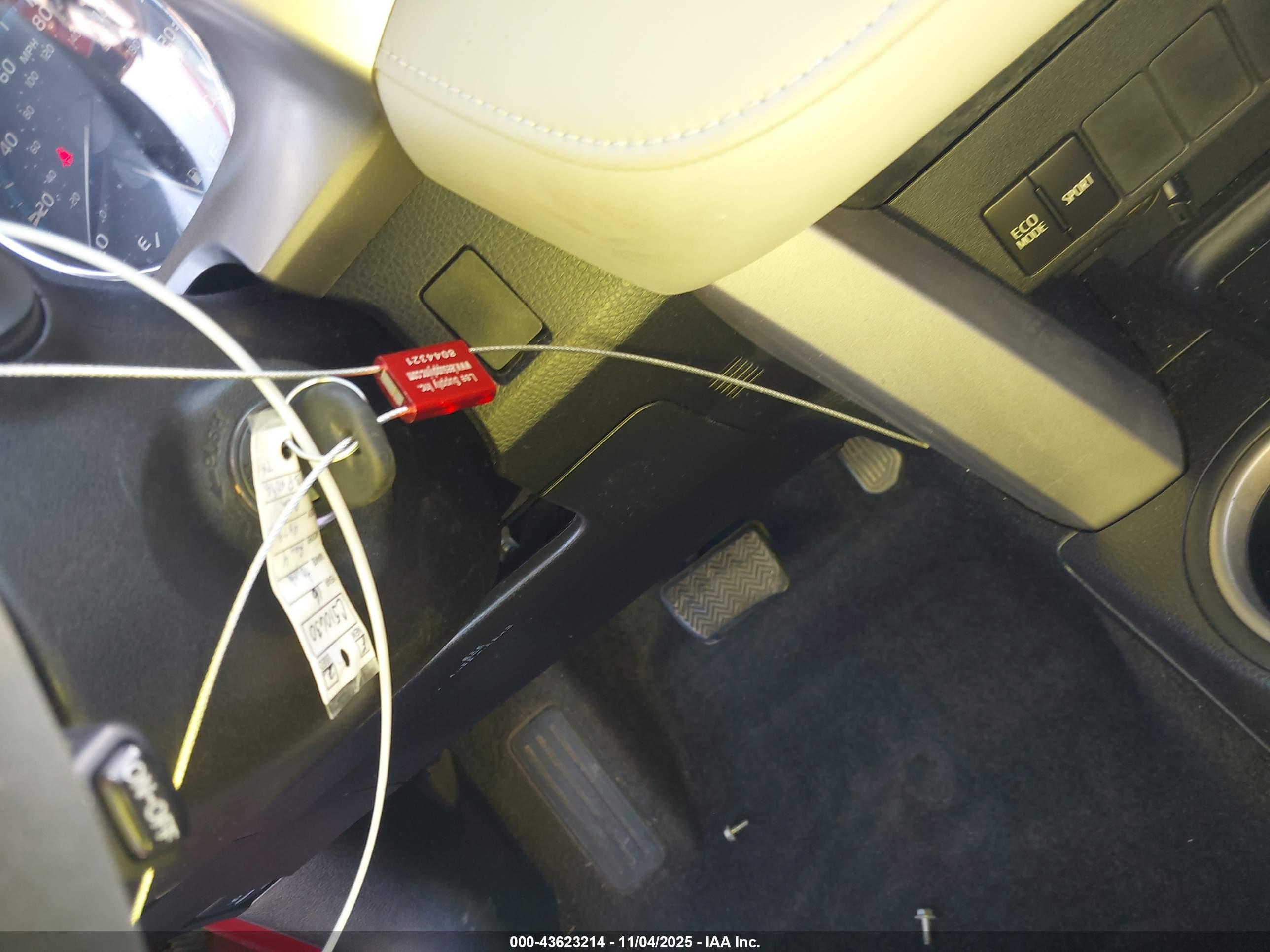 TOYOTA RAV4 image 11
