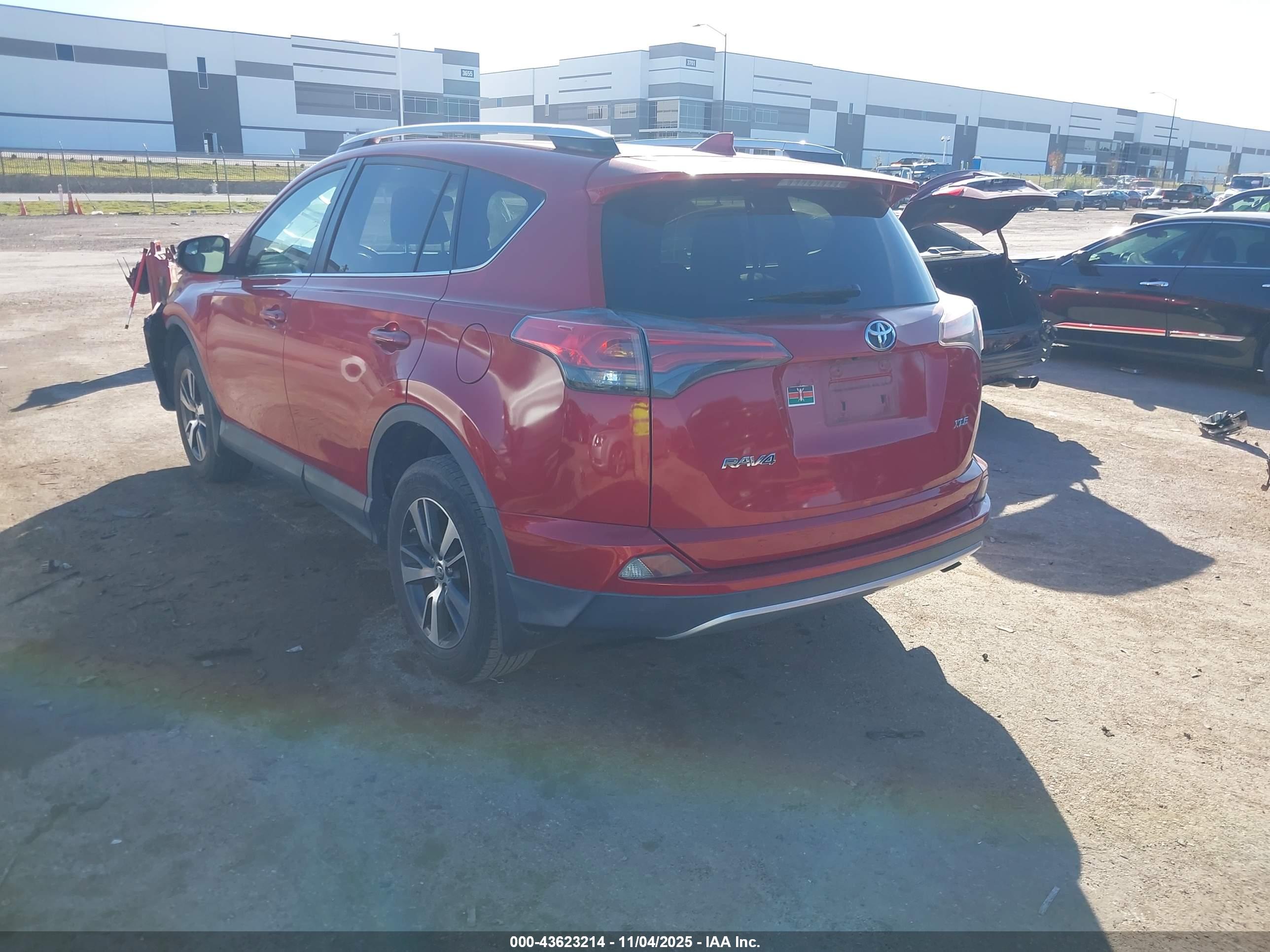 TOYOTA RAV4 image 3