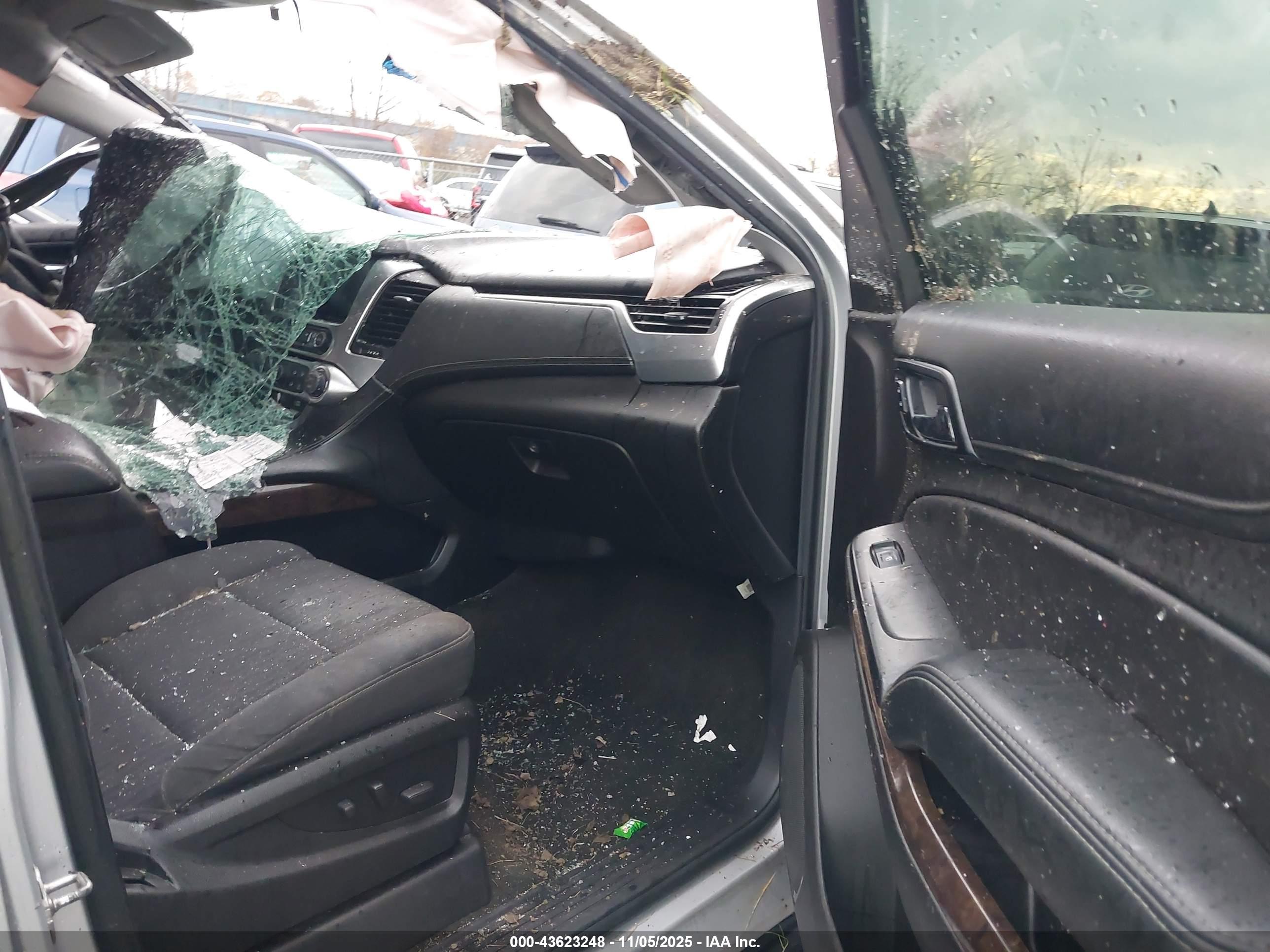 CHEVROLET TAHOE image 5
