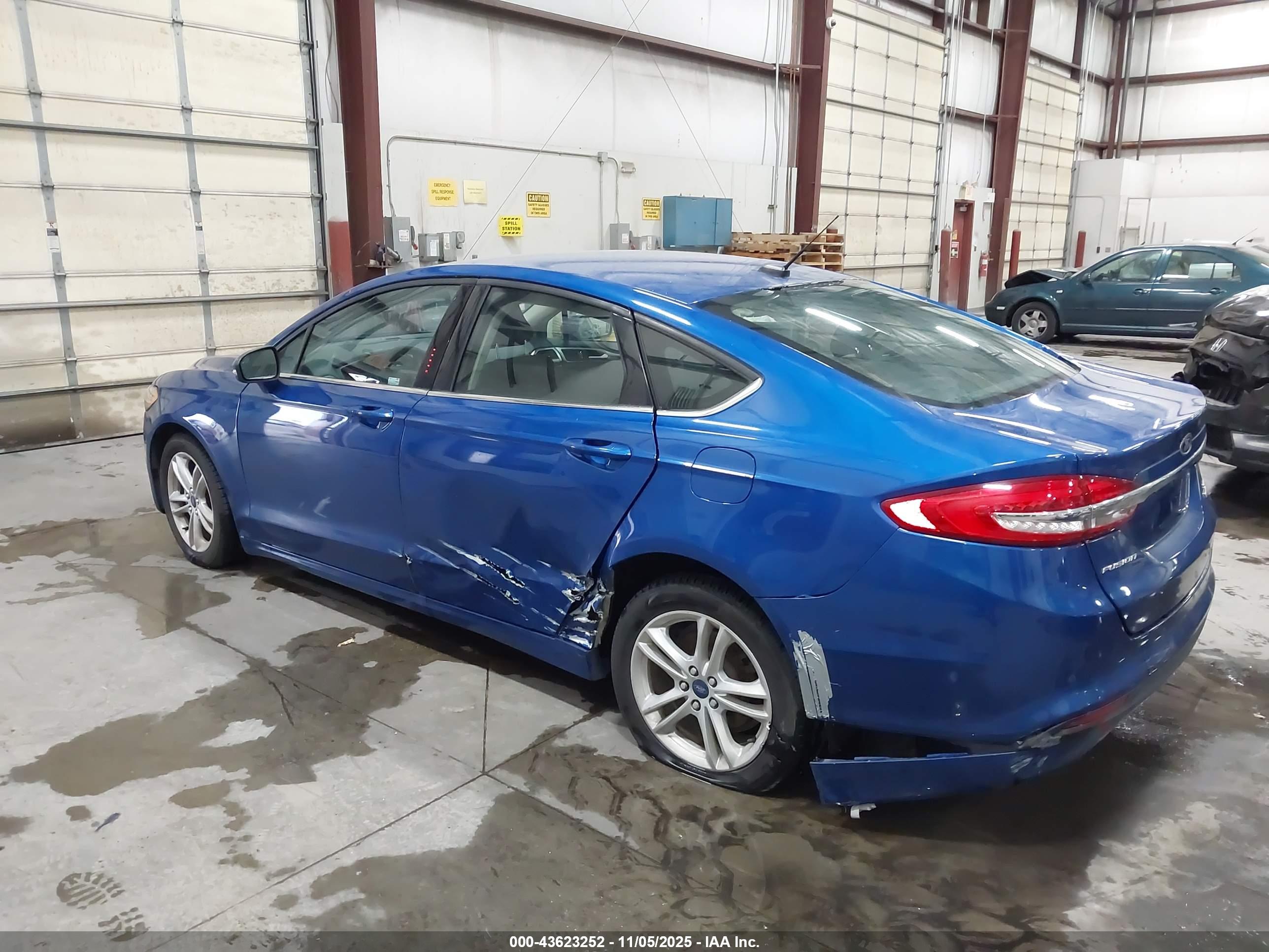 FORD FUSION image 3