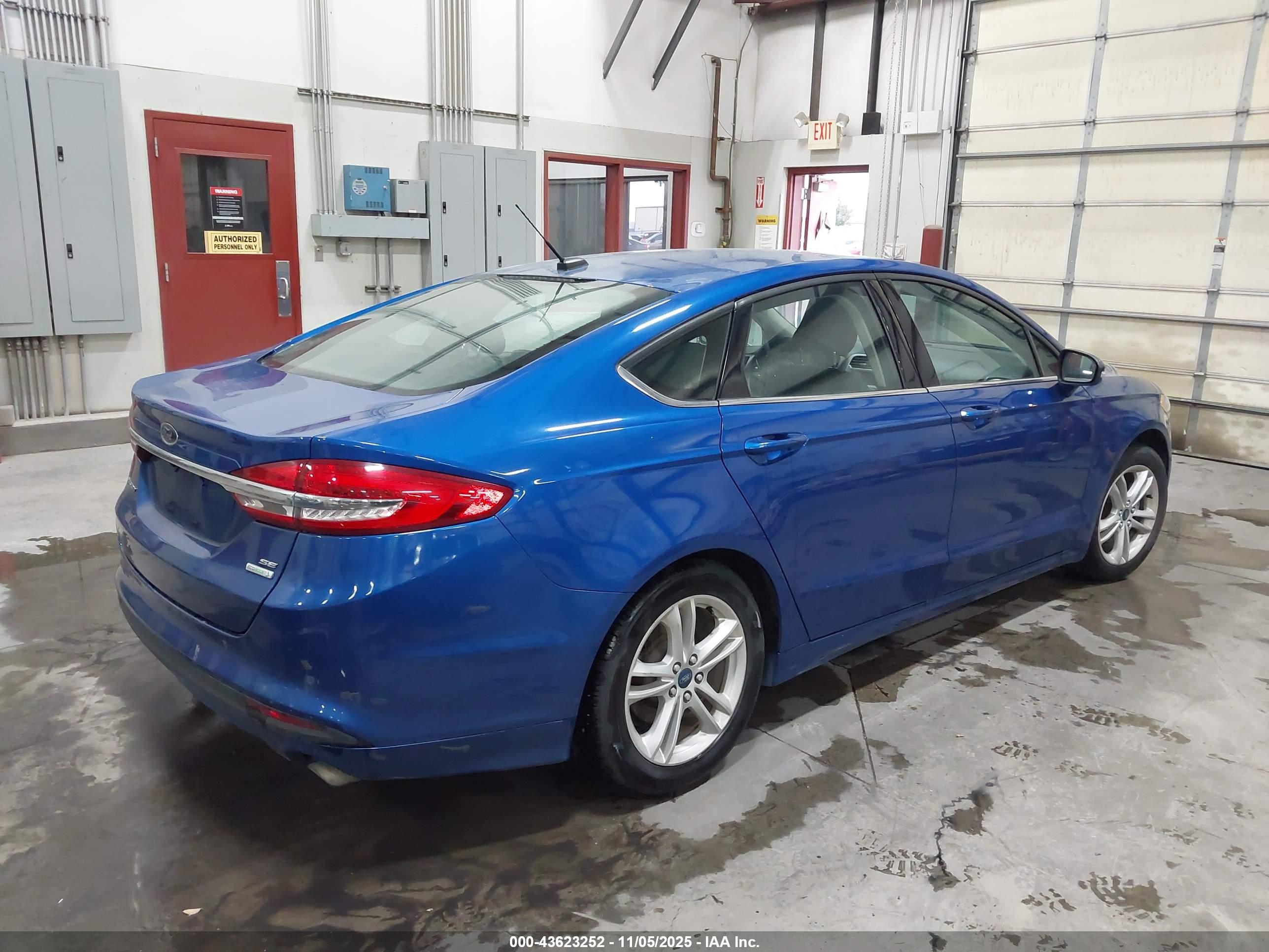 FORD FUSION image 4