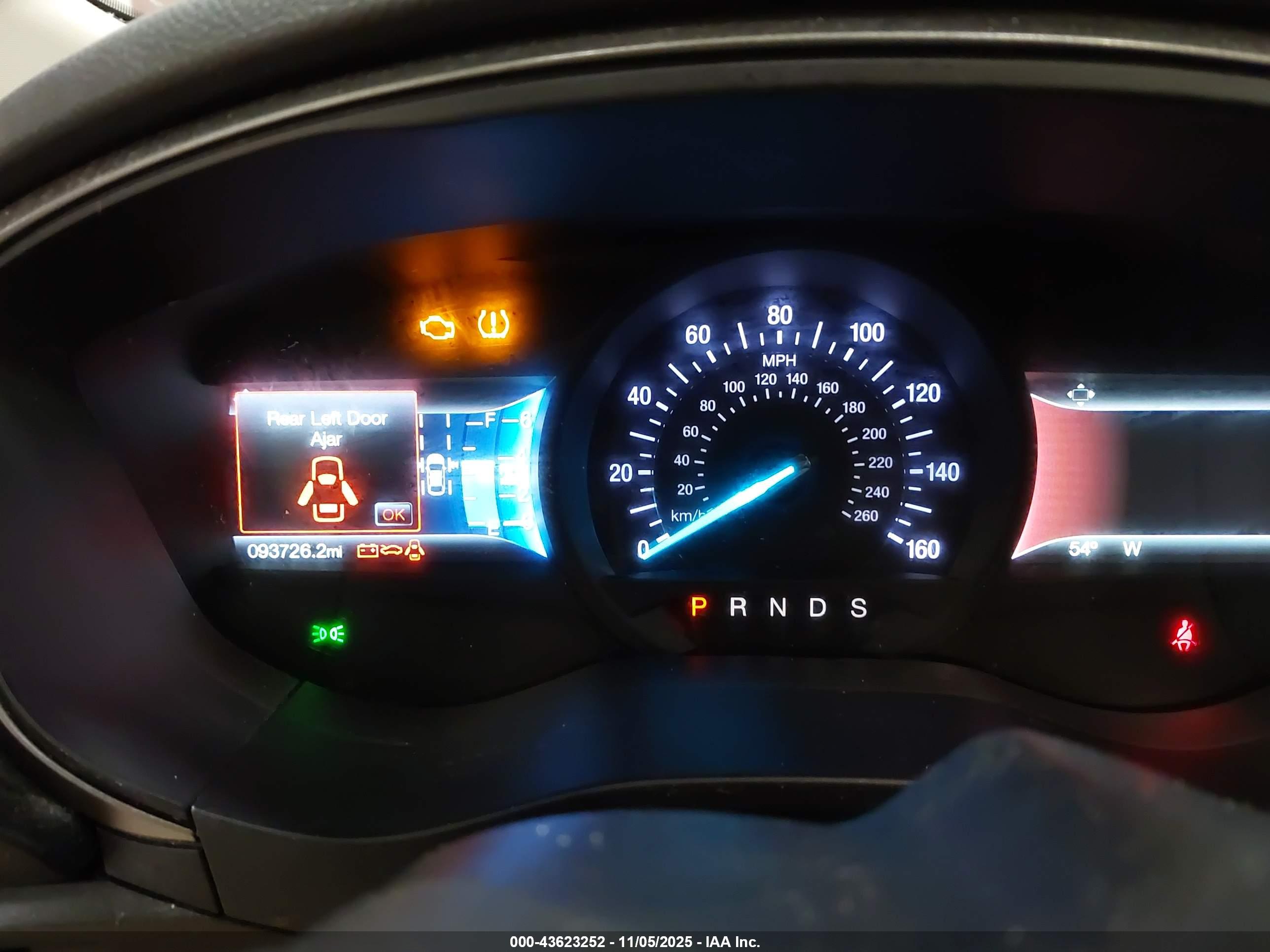 FORD FUSION image 7