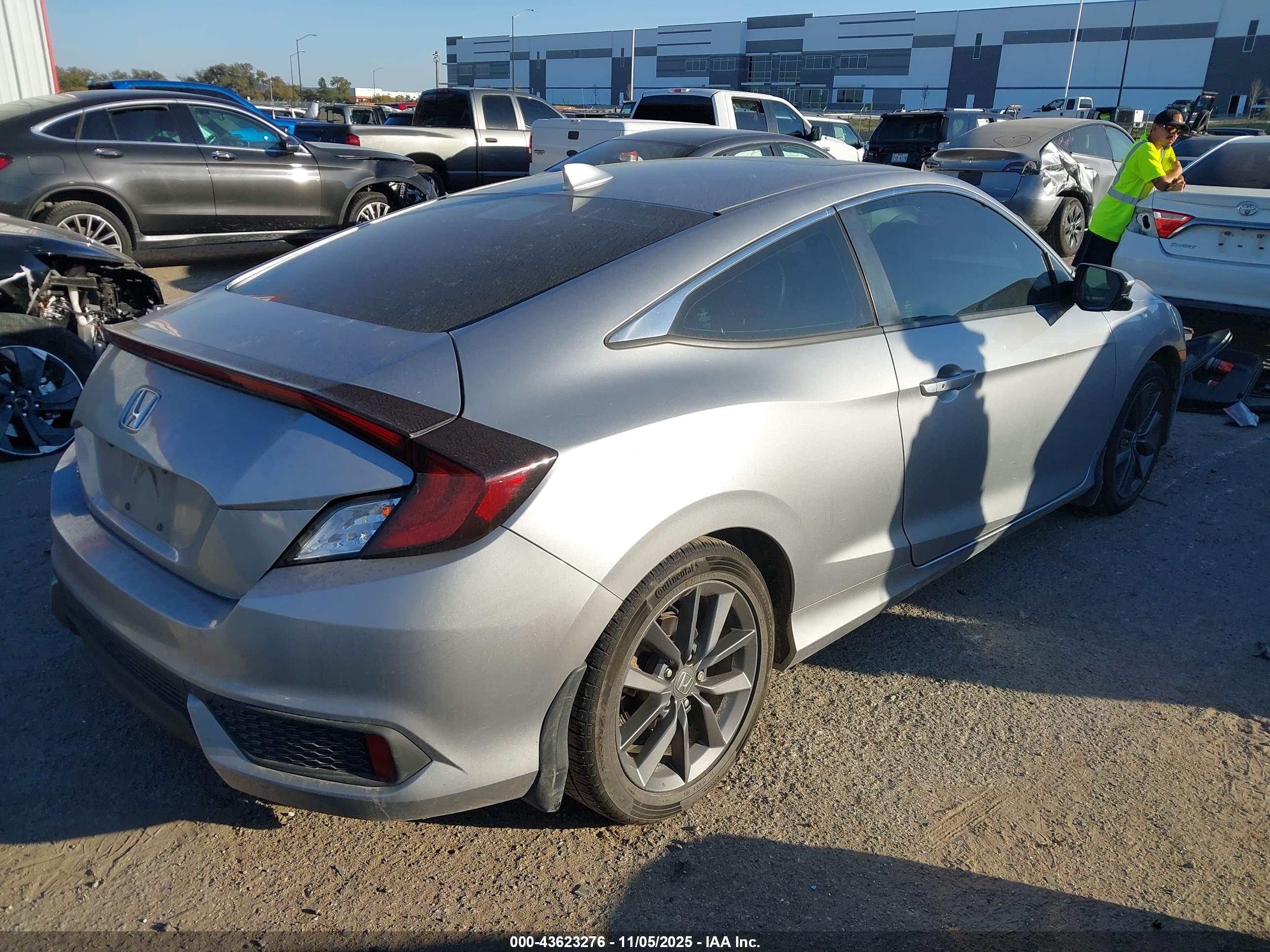 HONDA CIVIC image 4