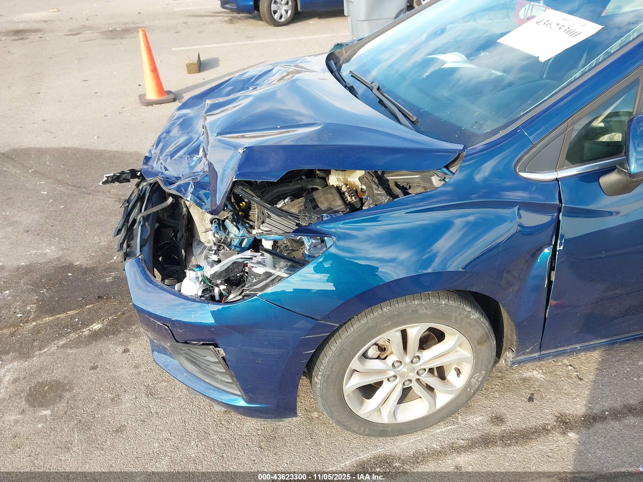 CHEVROLET CRUZE image 6