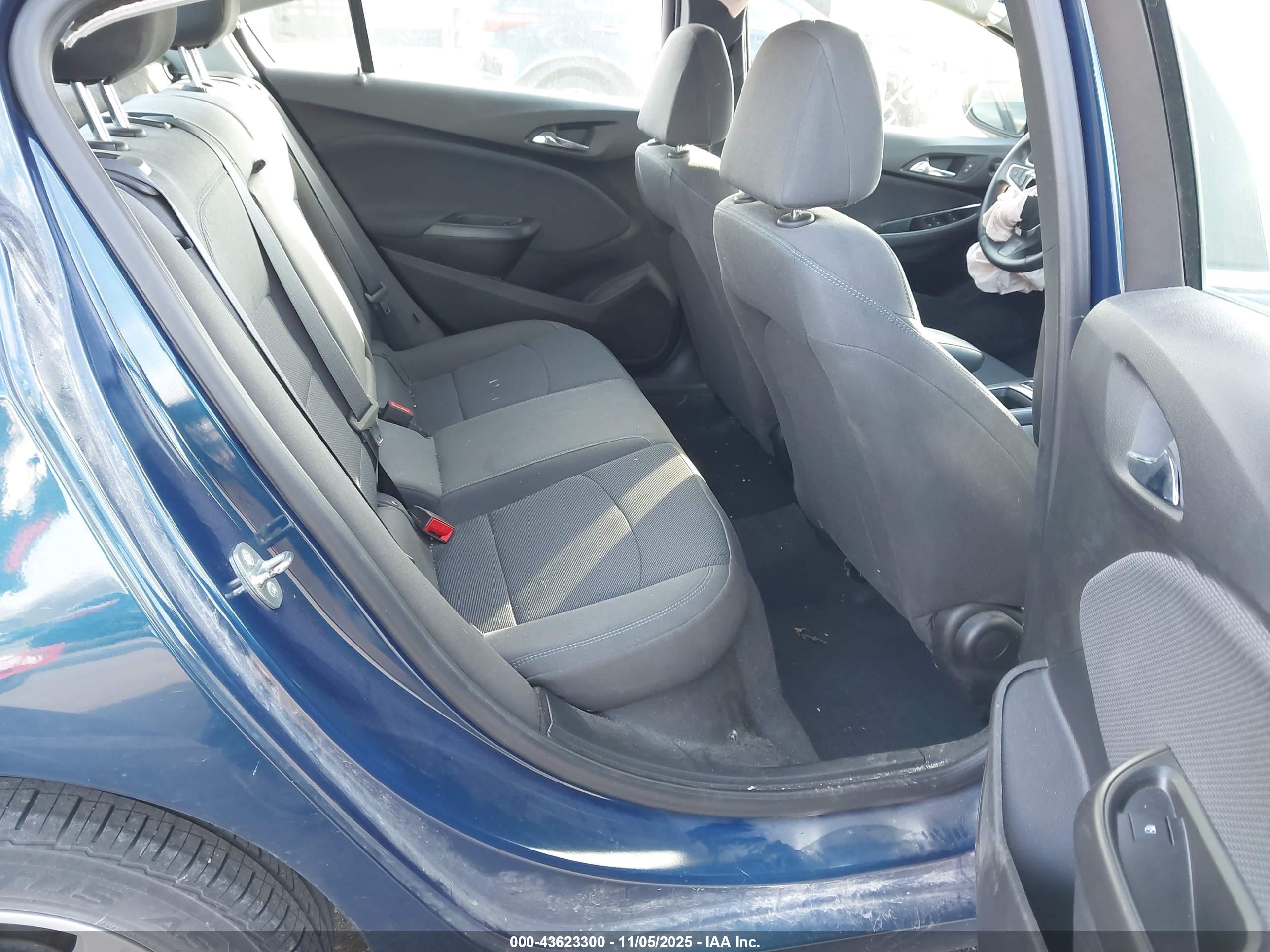 CHEVROLET CRUZE image 8