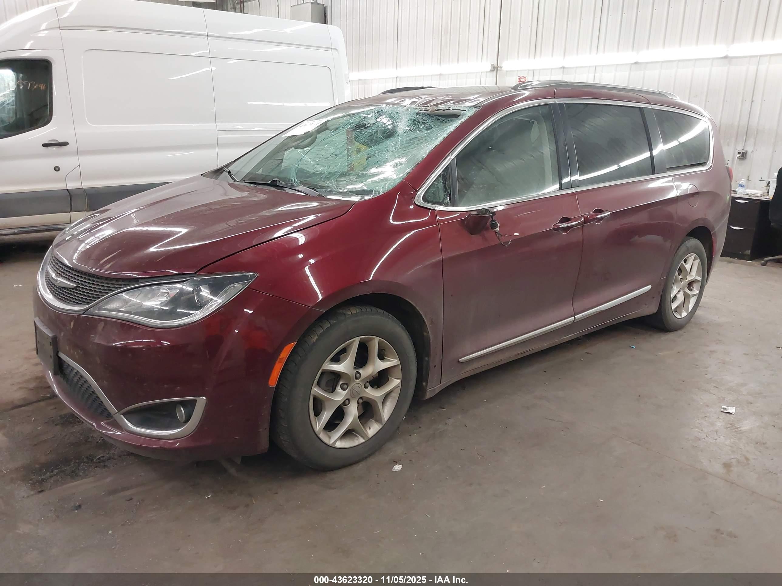 CHRYSLER PACIFICA image 2