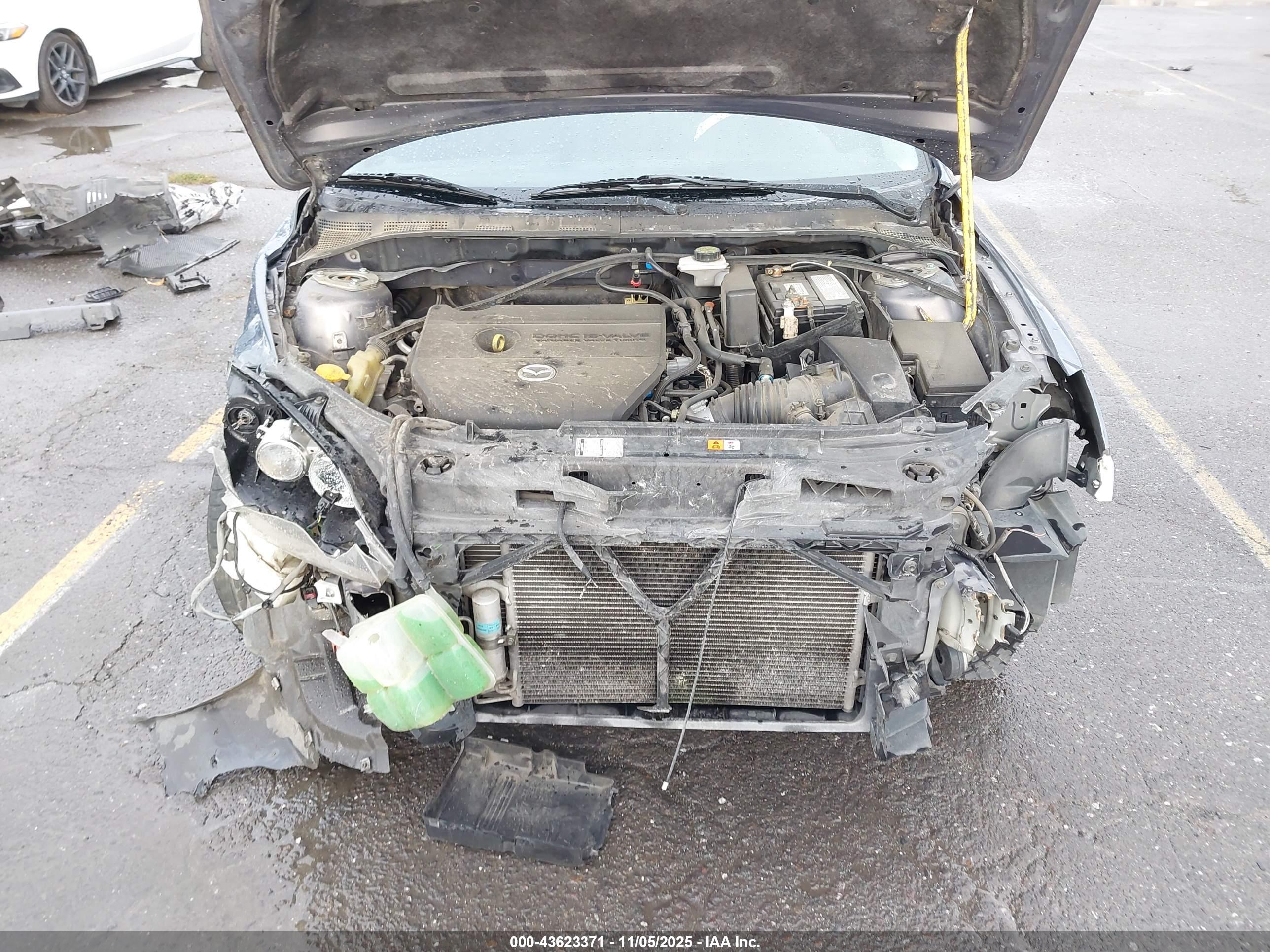 MAZDA MAZDA3 image 10