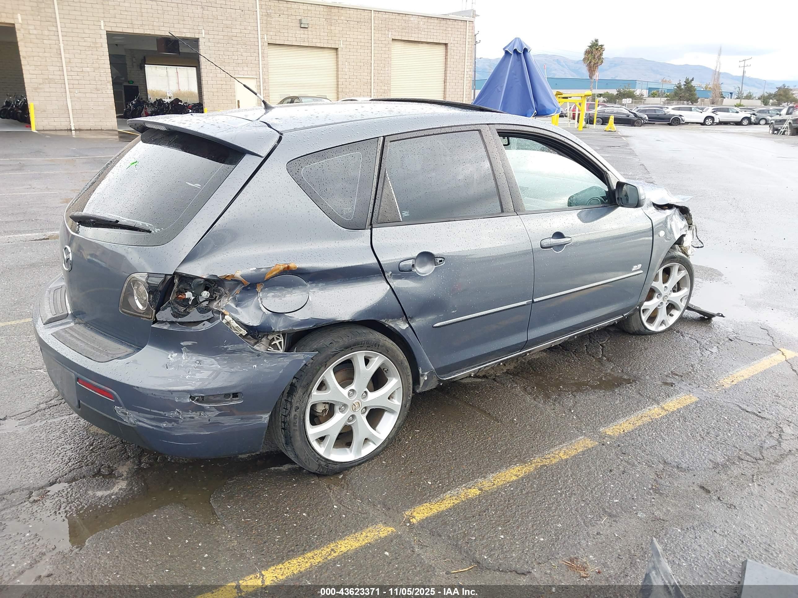 MAZDA MAZDA3 image 4