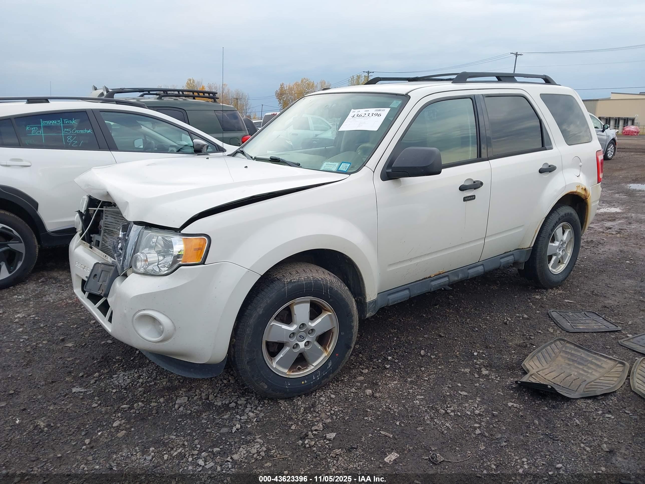 FORD ESCAPE image 2