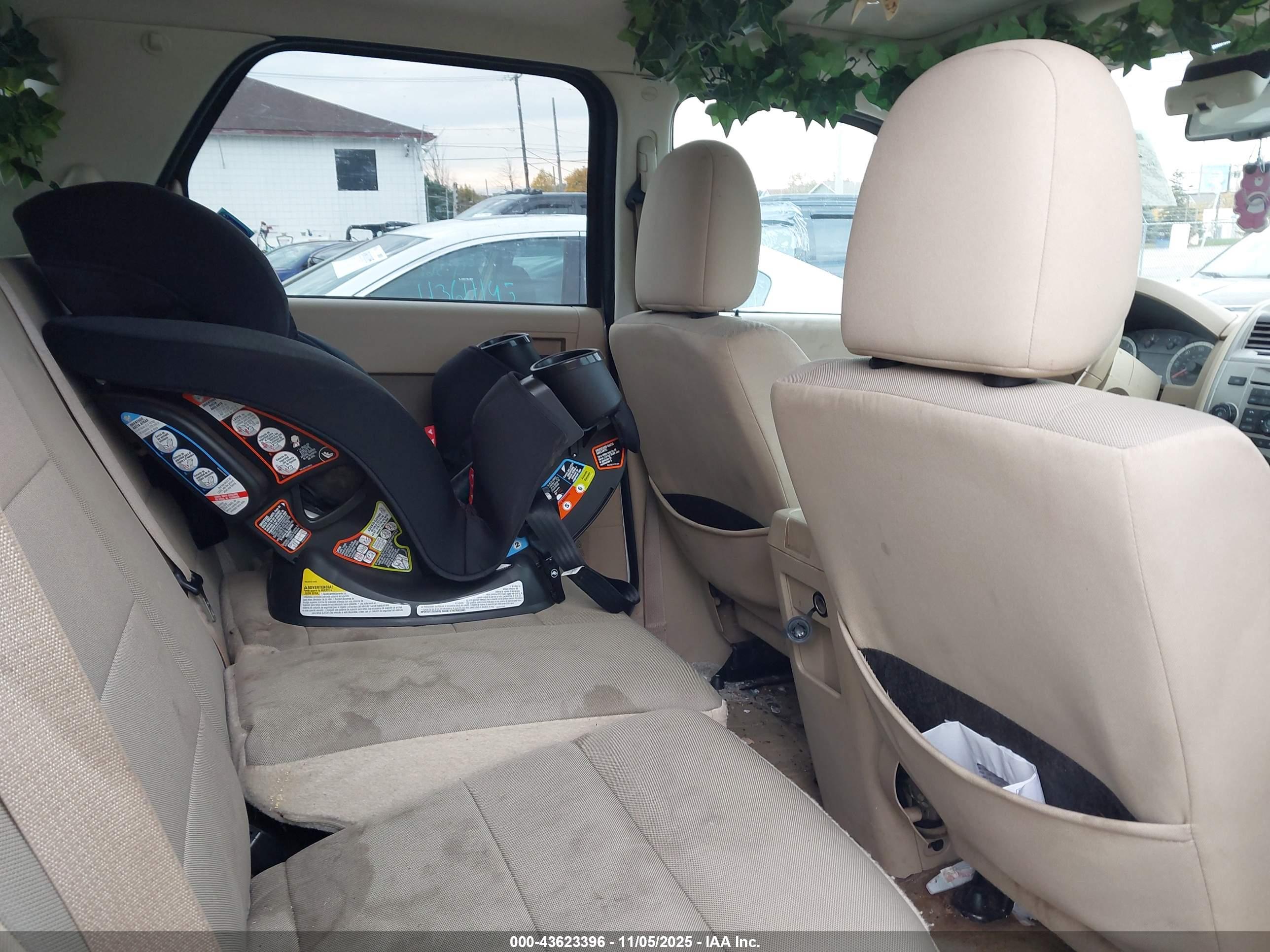 FORD ESCAPE image 8