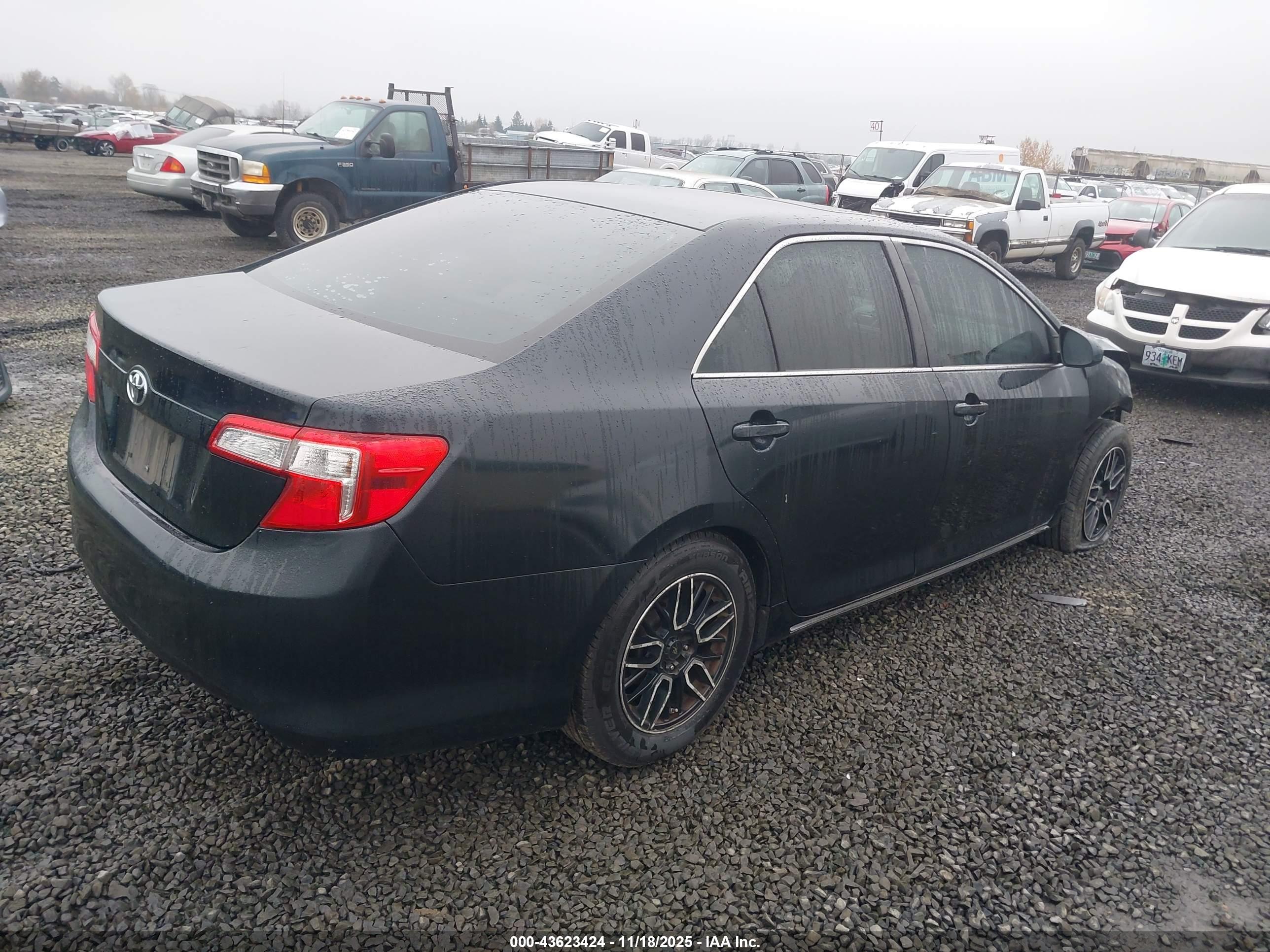 TOYOTA CAMRY image 4