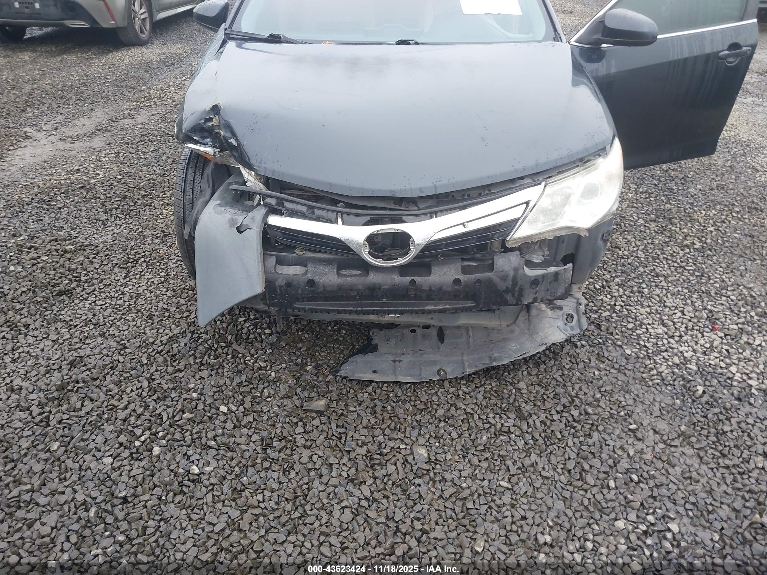 TOYOTA CAMRY image 6