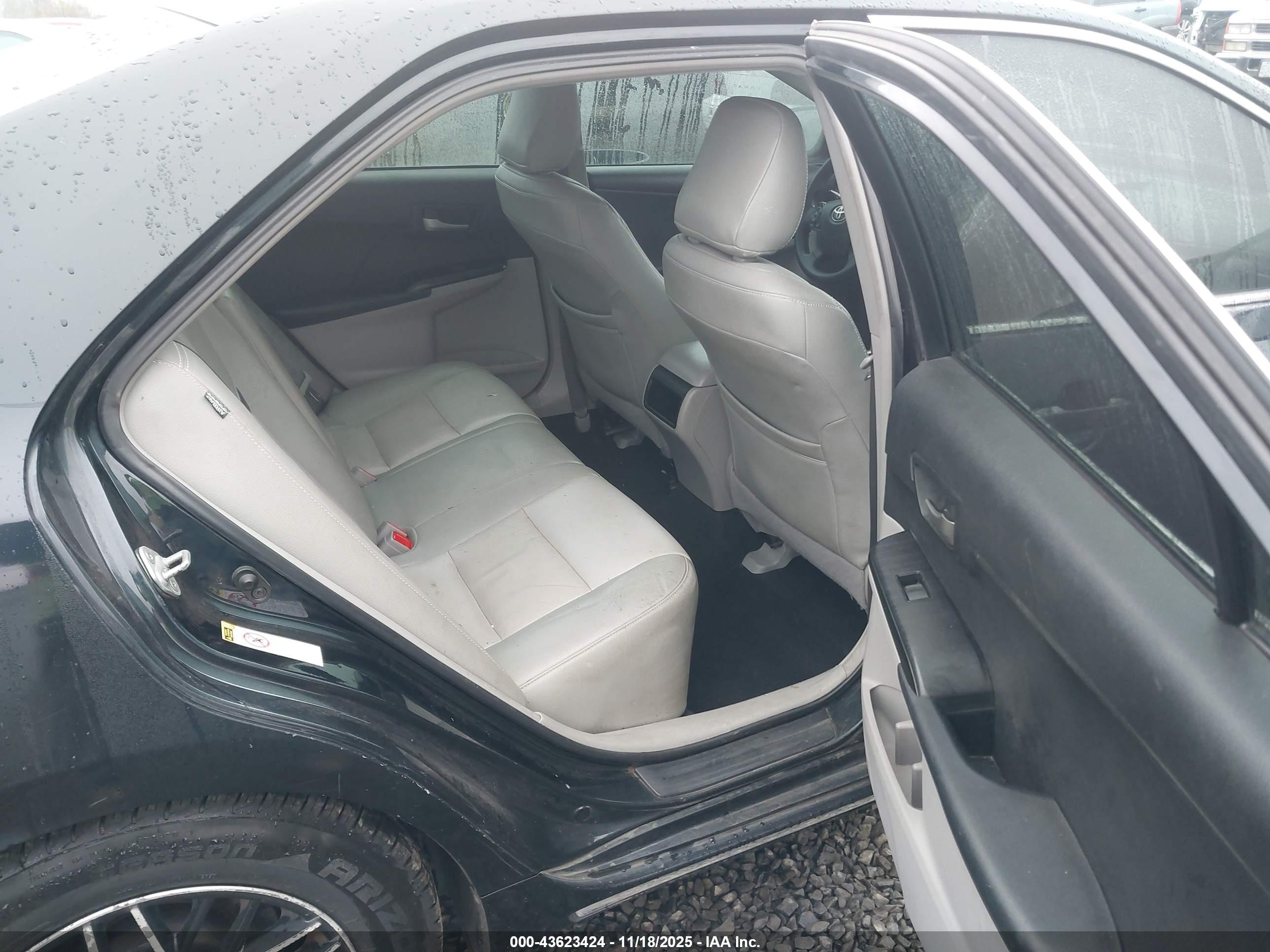 TOYOTA CAMRY image 8