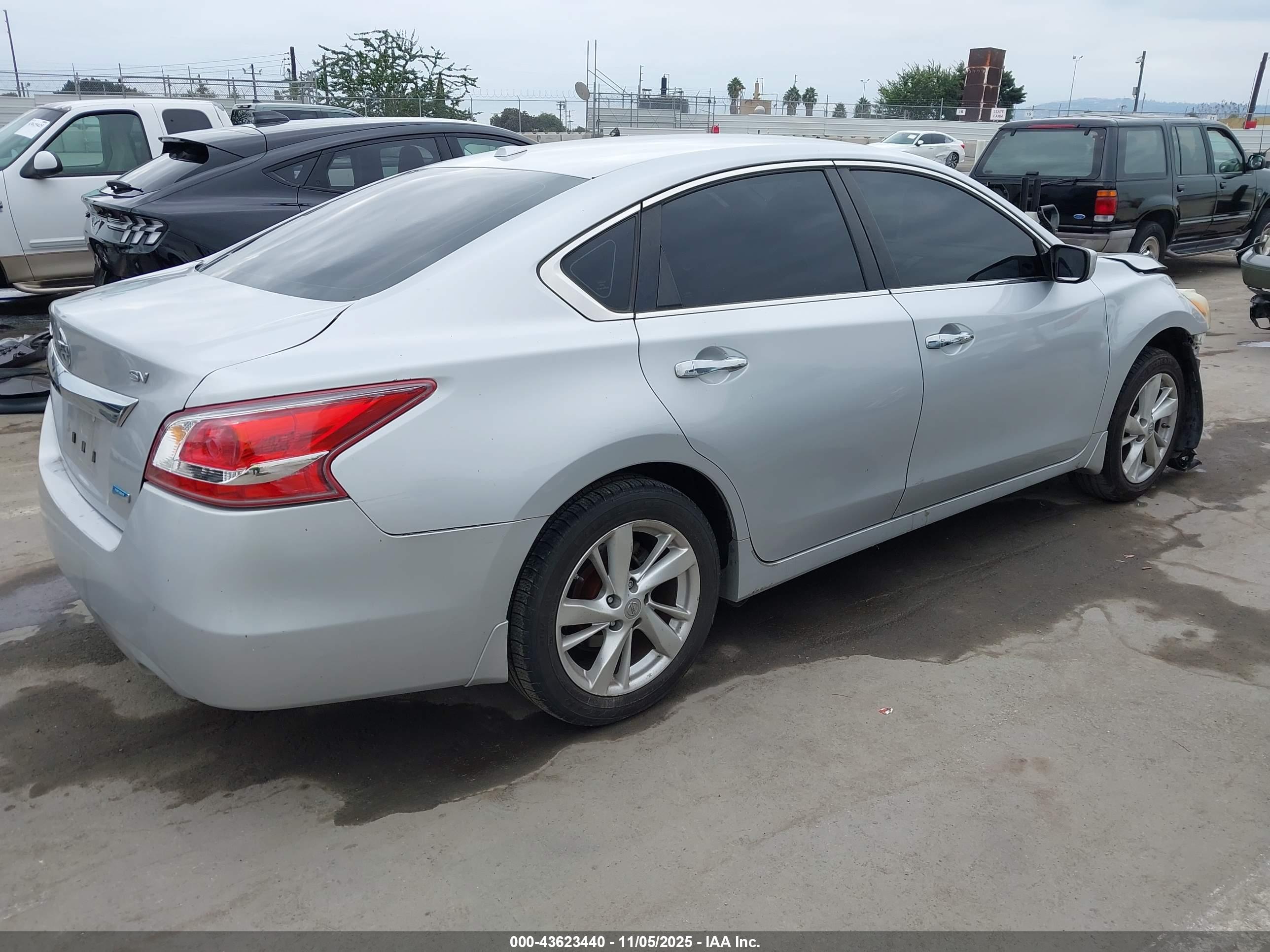 NISSAN ALTIMA image 4
