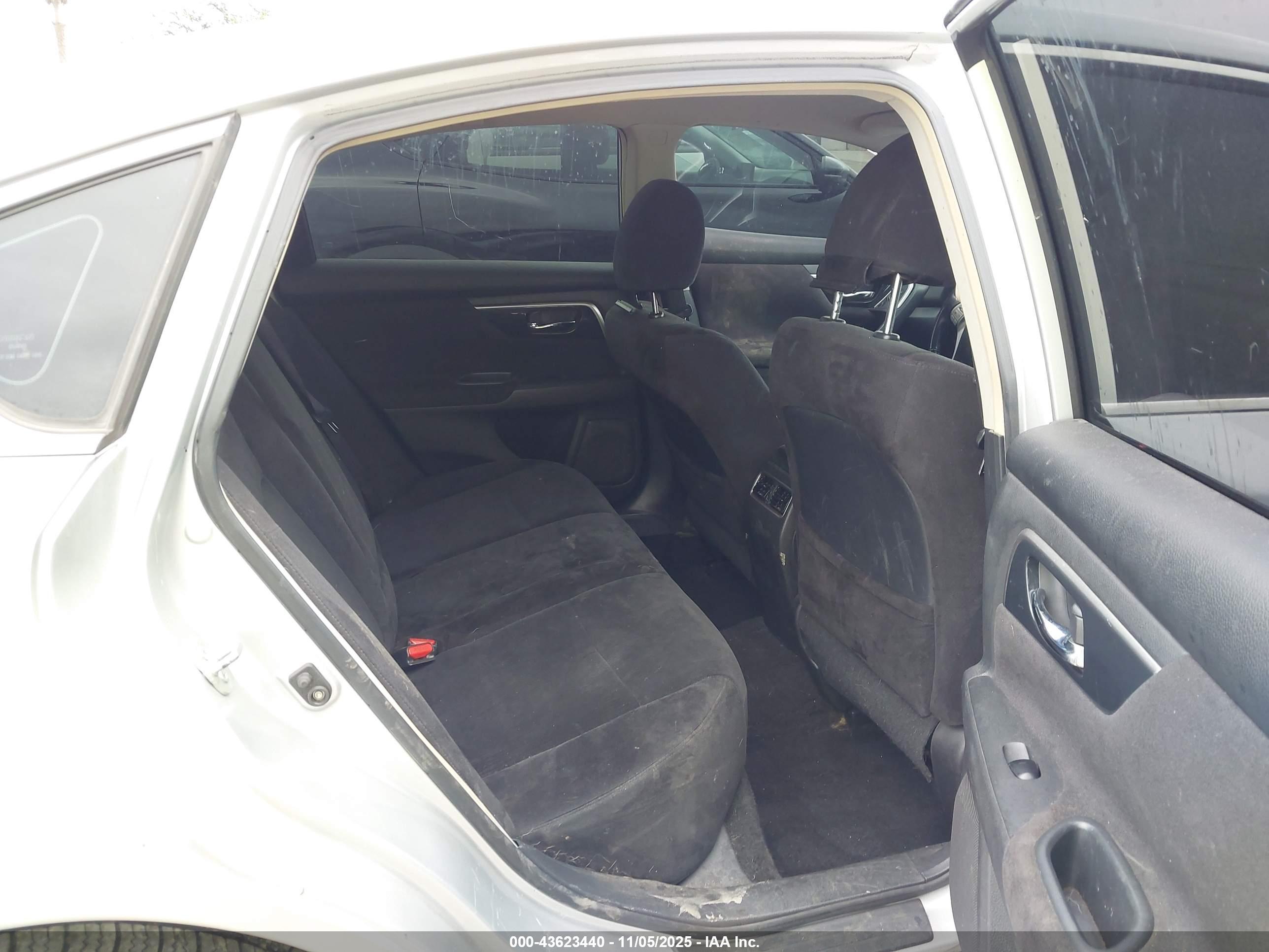 NISSAN ALTIMA image 8