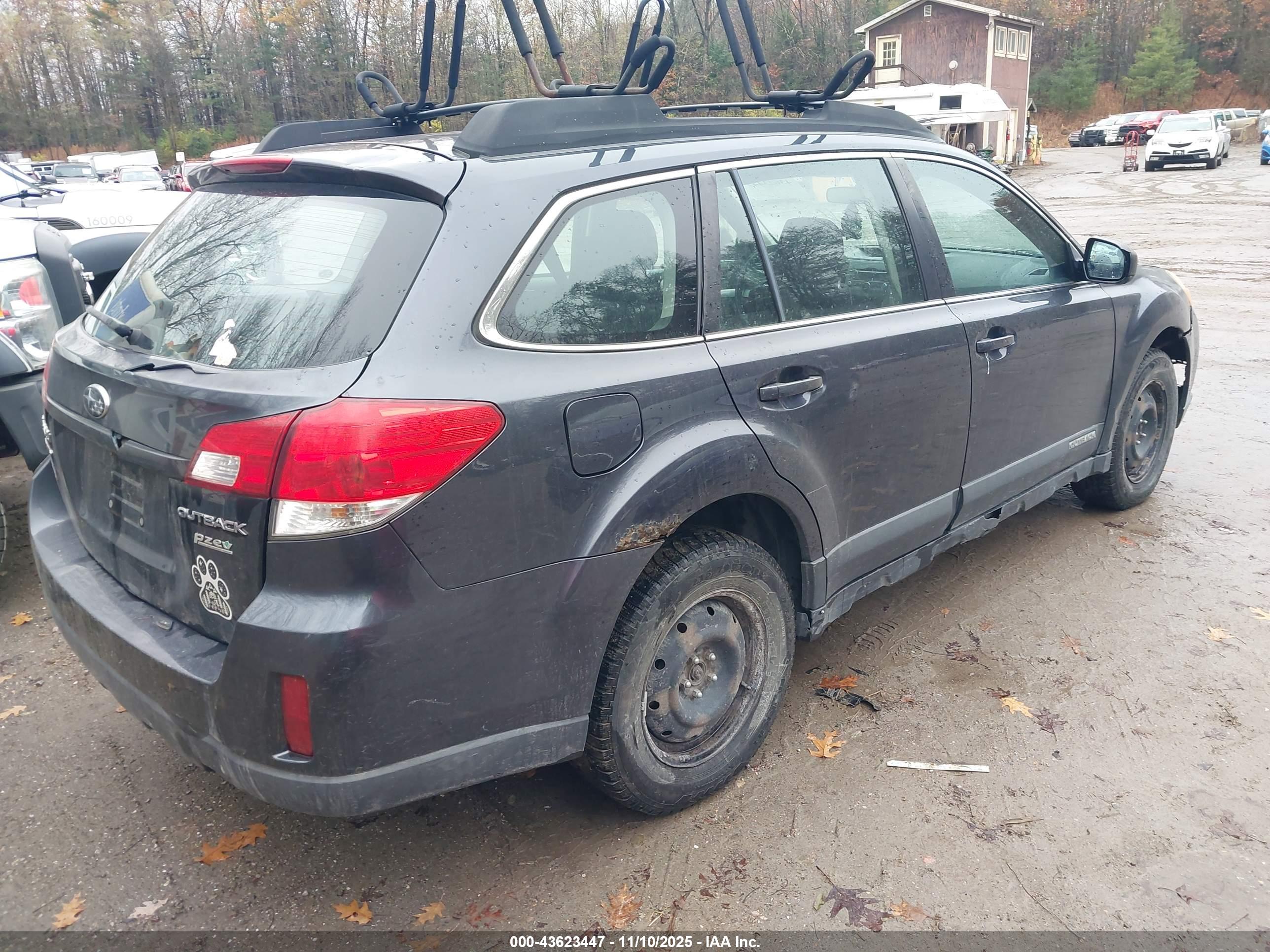 SUBARU OUTBACK image 4