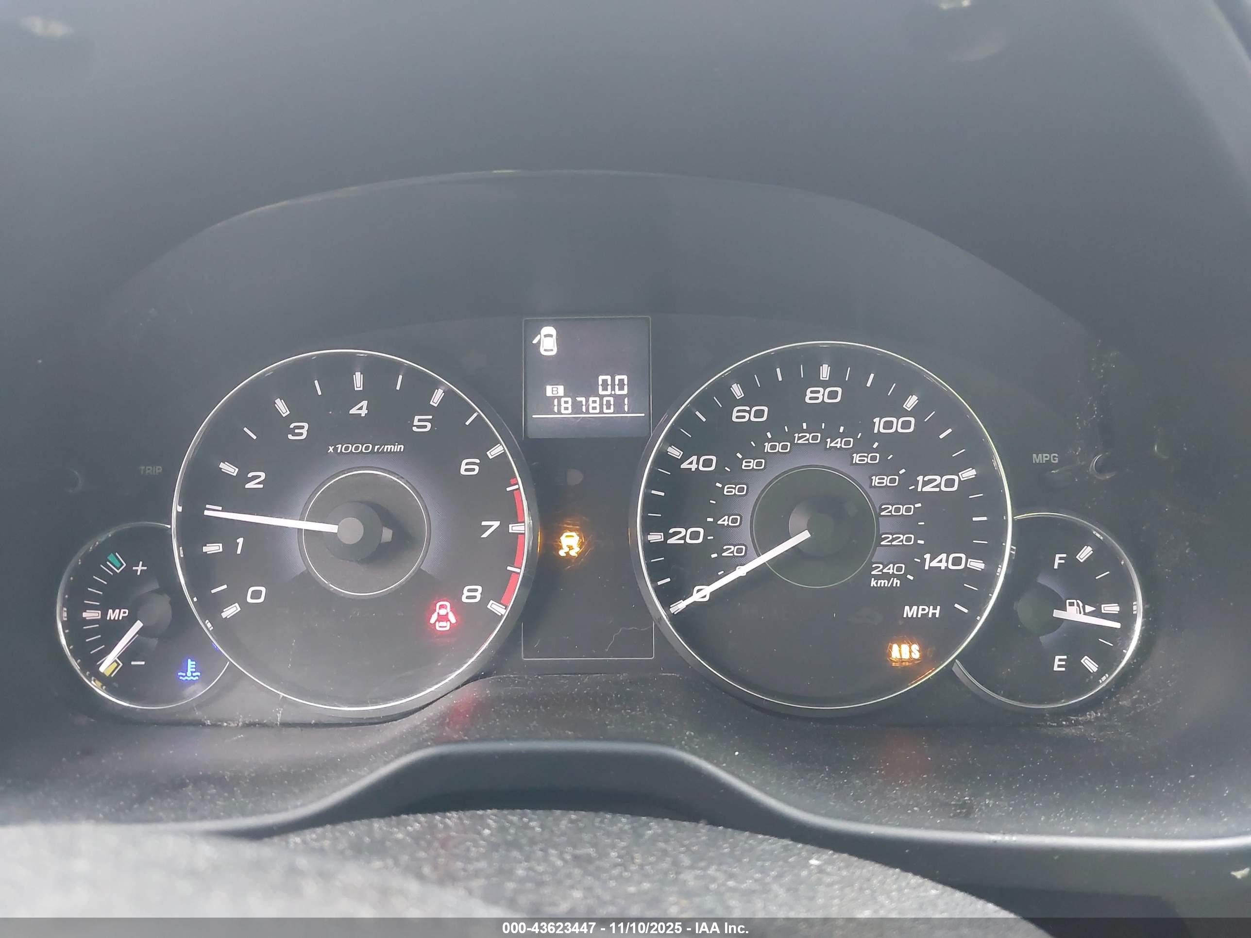 SUBARU OUTBACK image 7