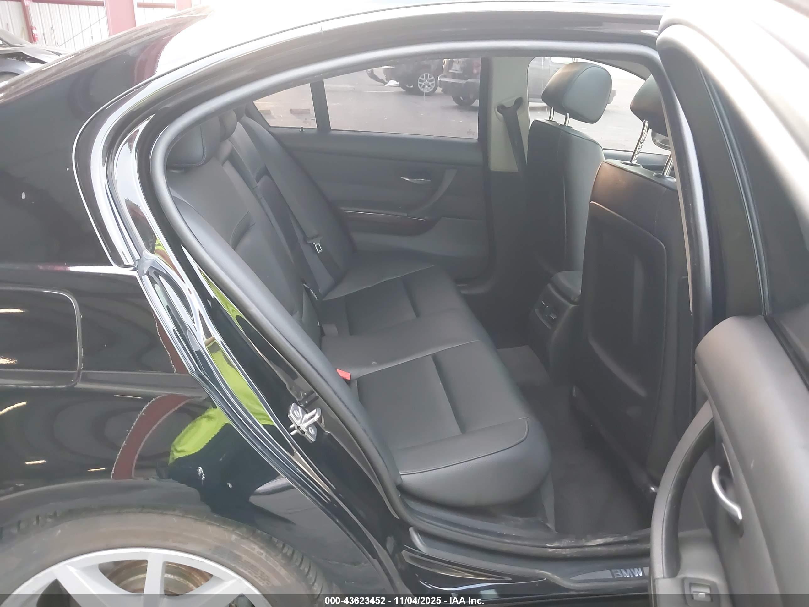 BMW 328I image 8