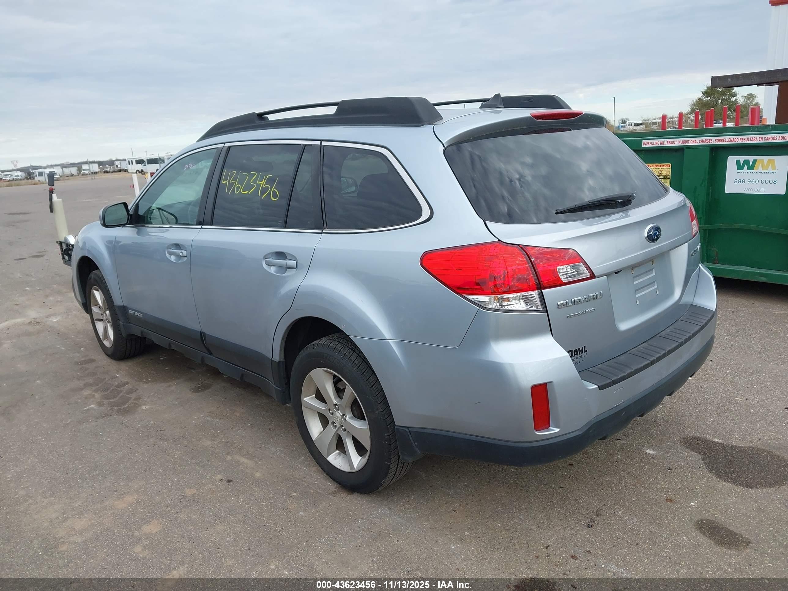 SUBARU OUTBACK image 3