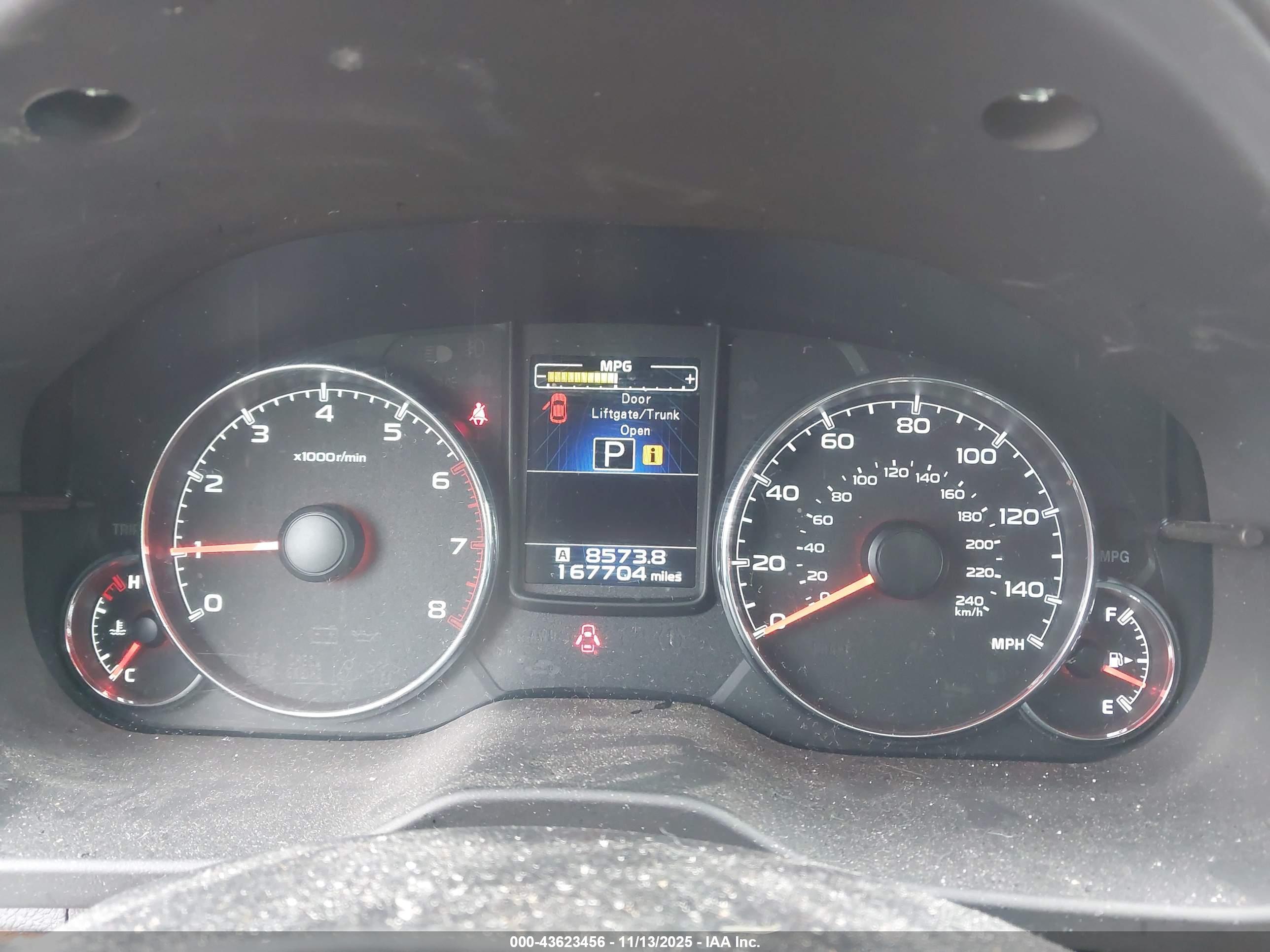 SUBARU OUTBACK image 7