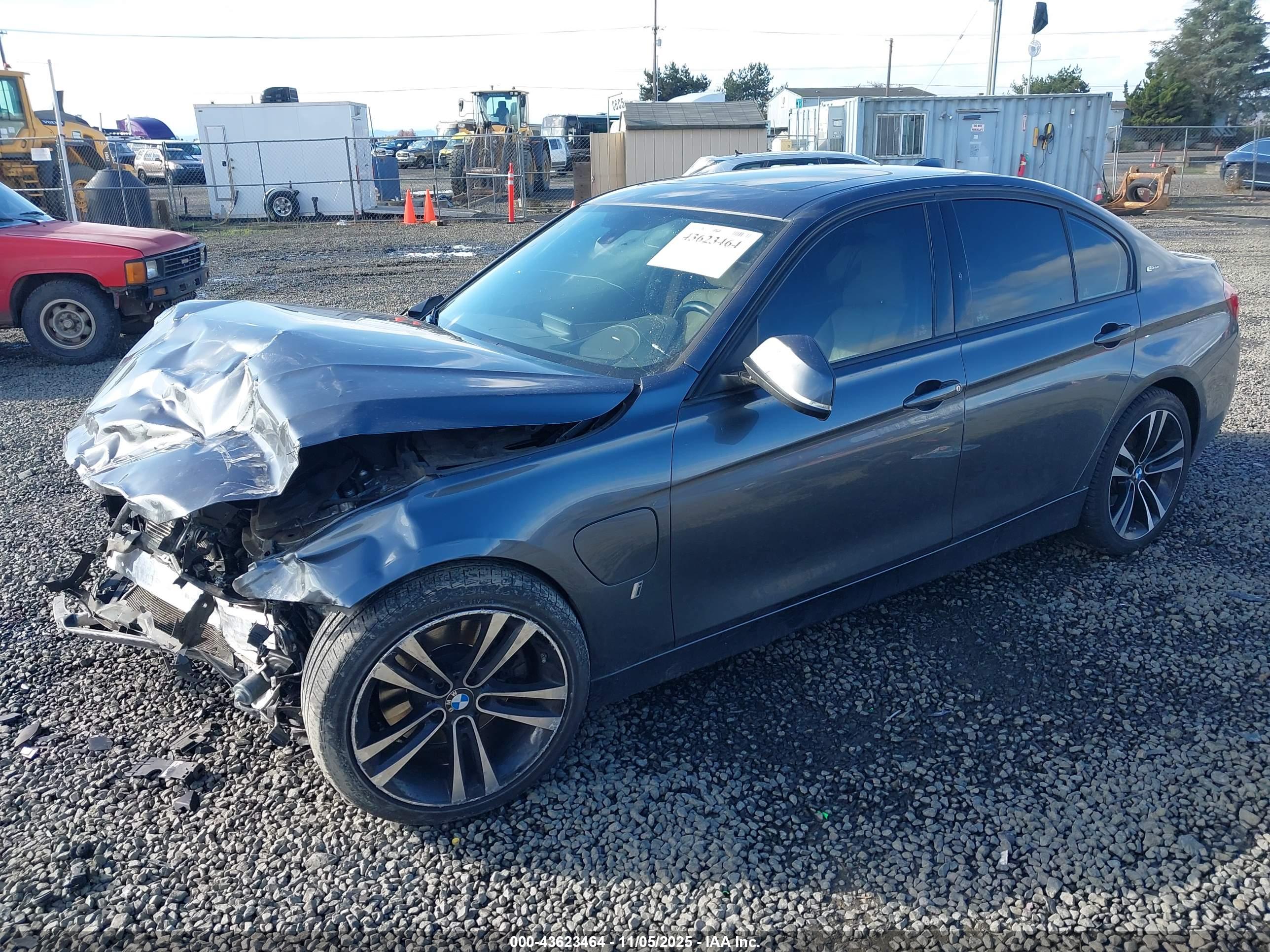 BMW 330E image 2