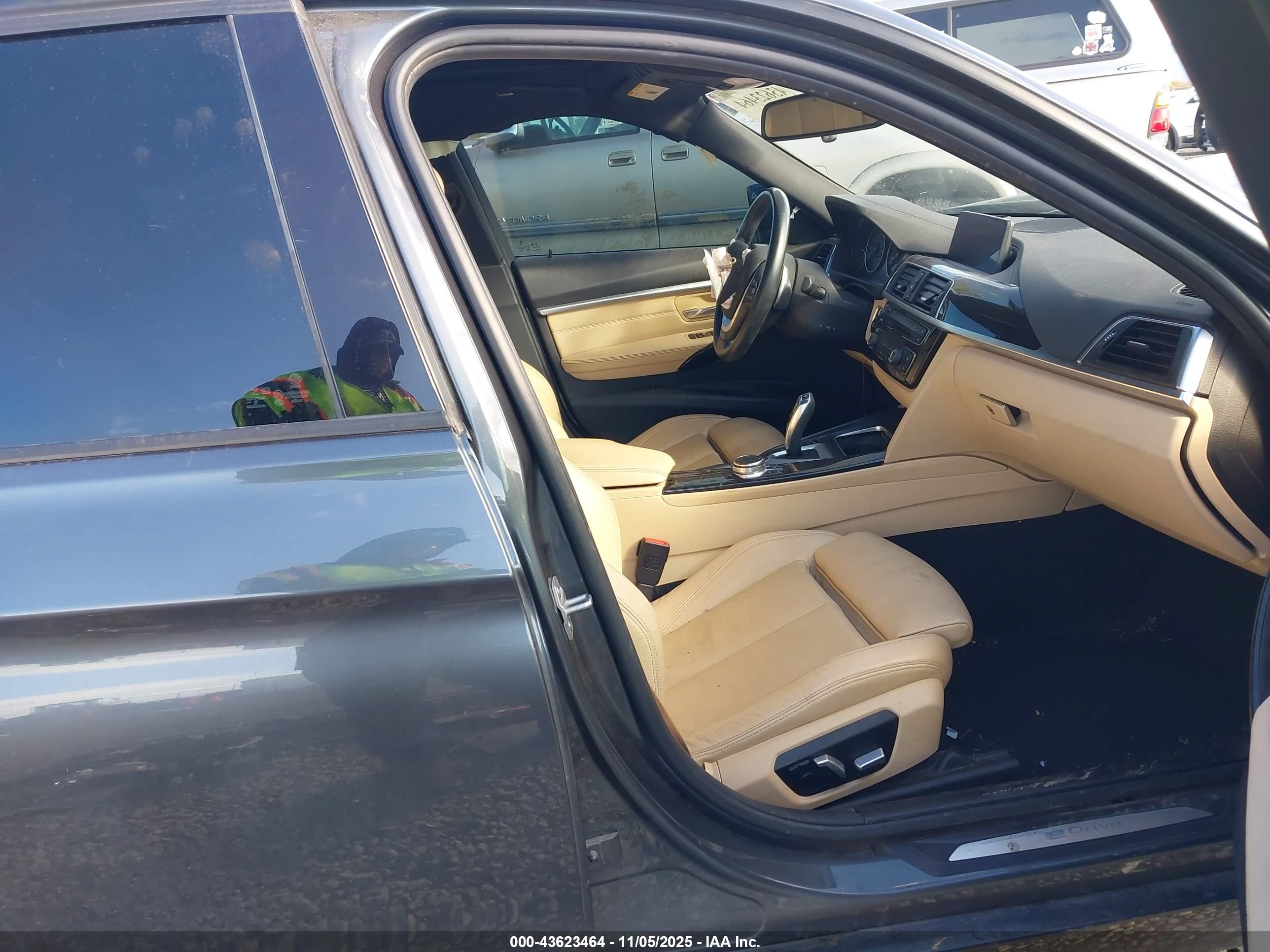 BMW 330E image 5