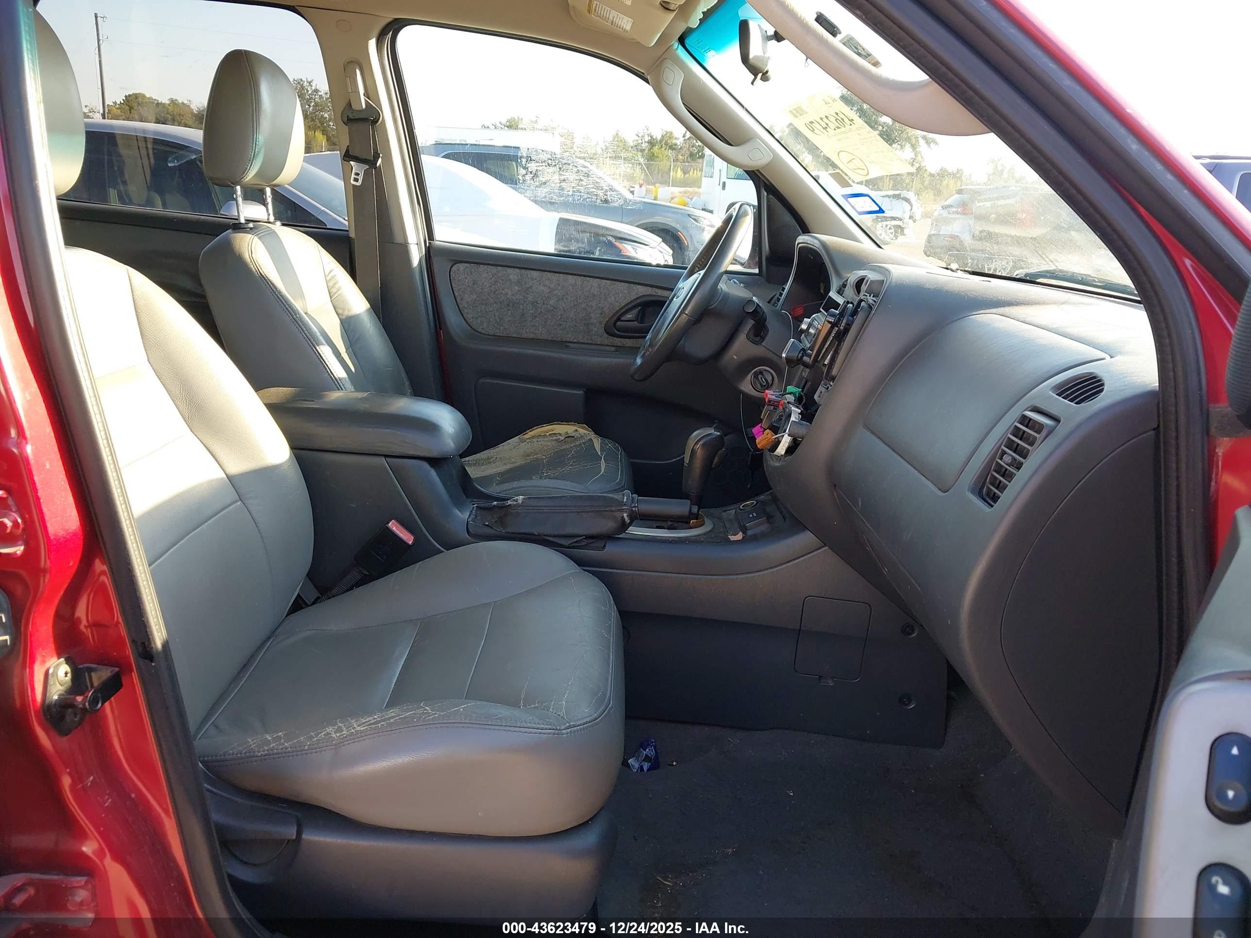 FORD ESCAPE image 5