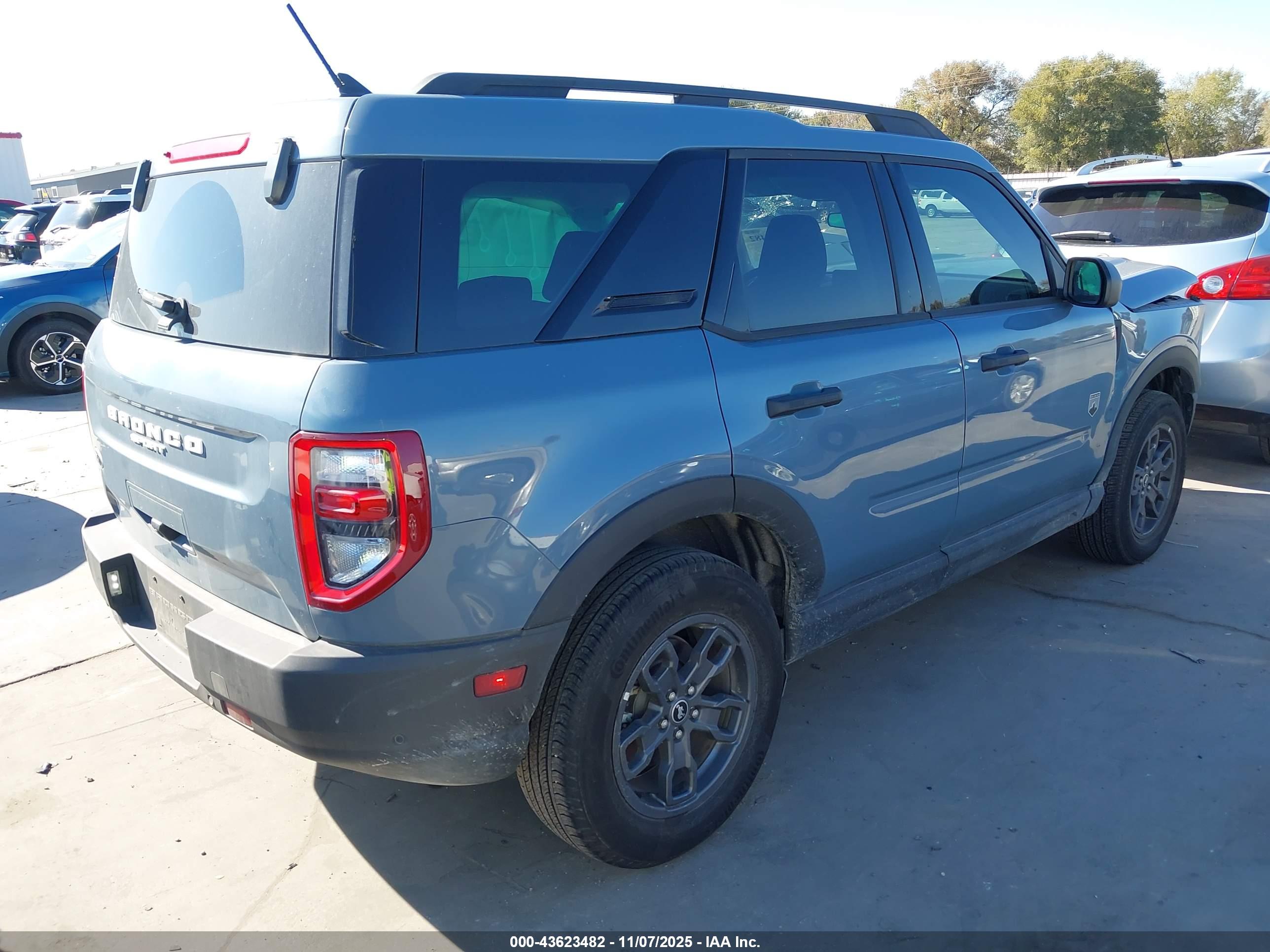FORD BRONCO image 4